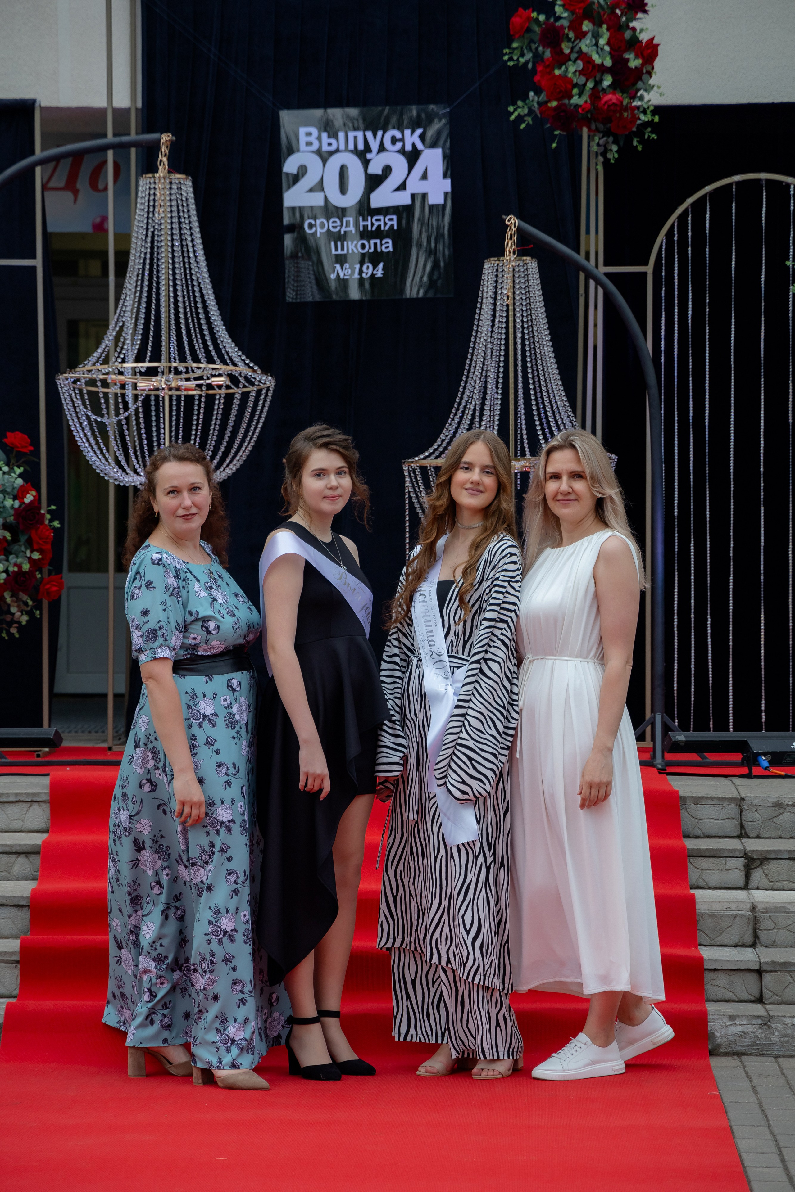 Школьный выпускной 2024 год в Соколе (Минск). Свадебный фотограф в Минске/Беларуси Сергей Спиридонов