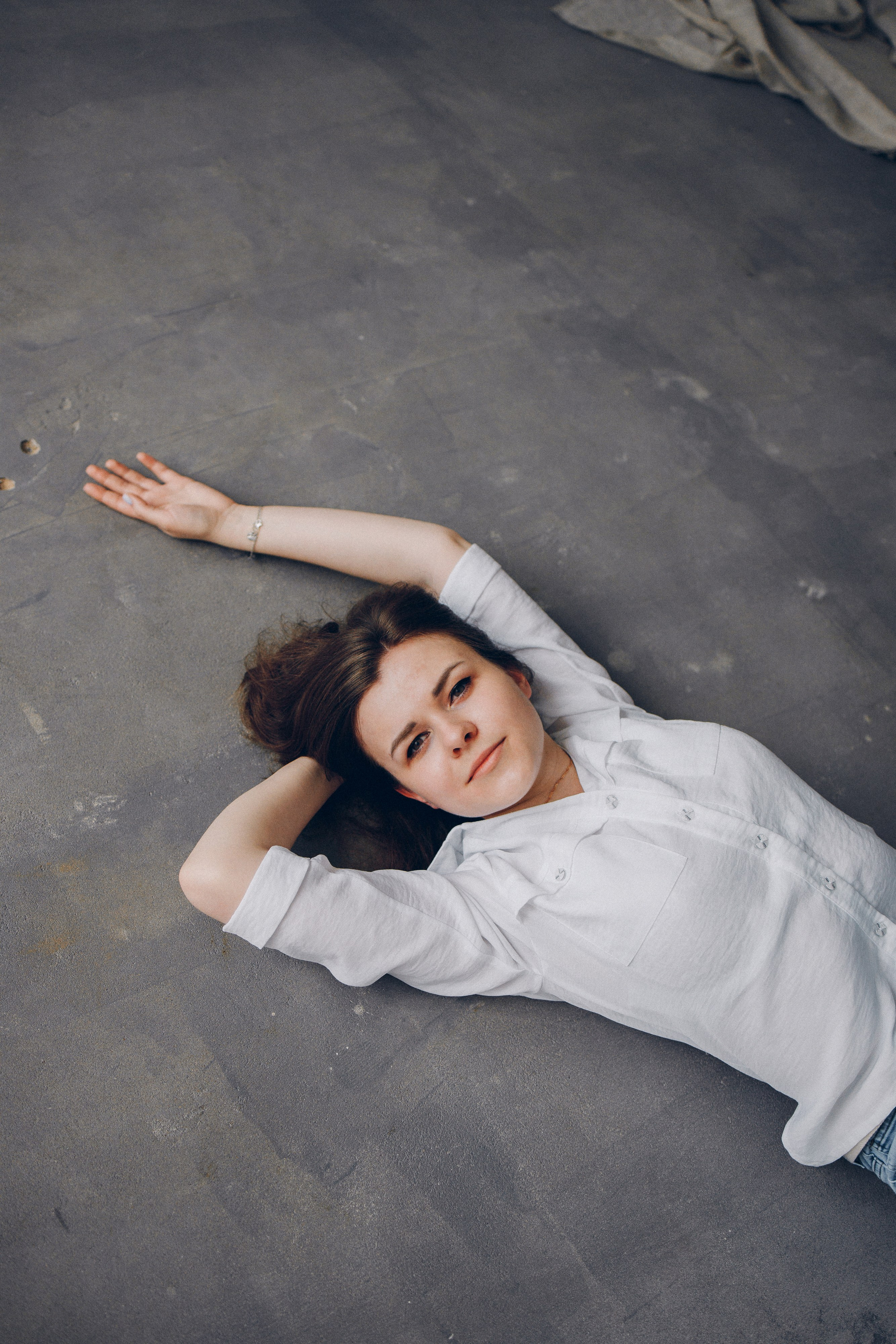 Студийная фотосессия с Люсей. Выпускные альбомы в Серпухове