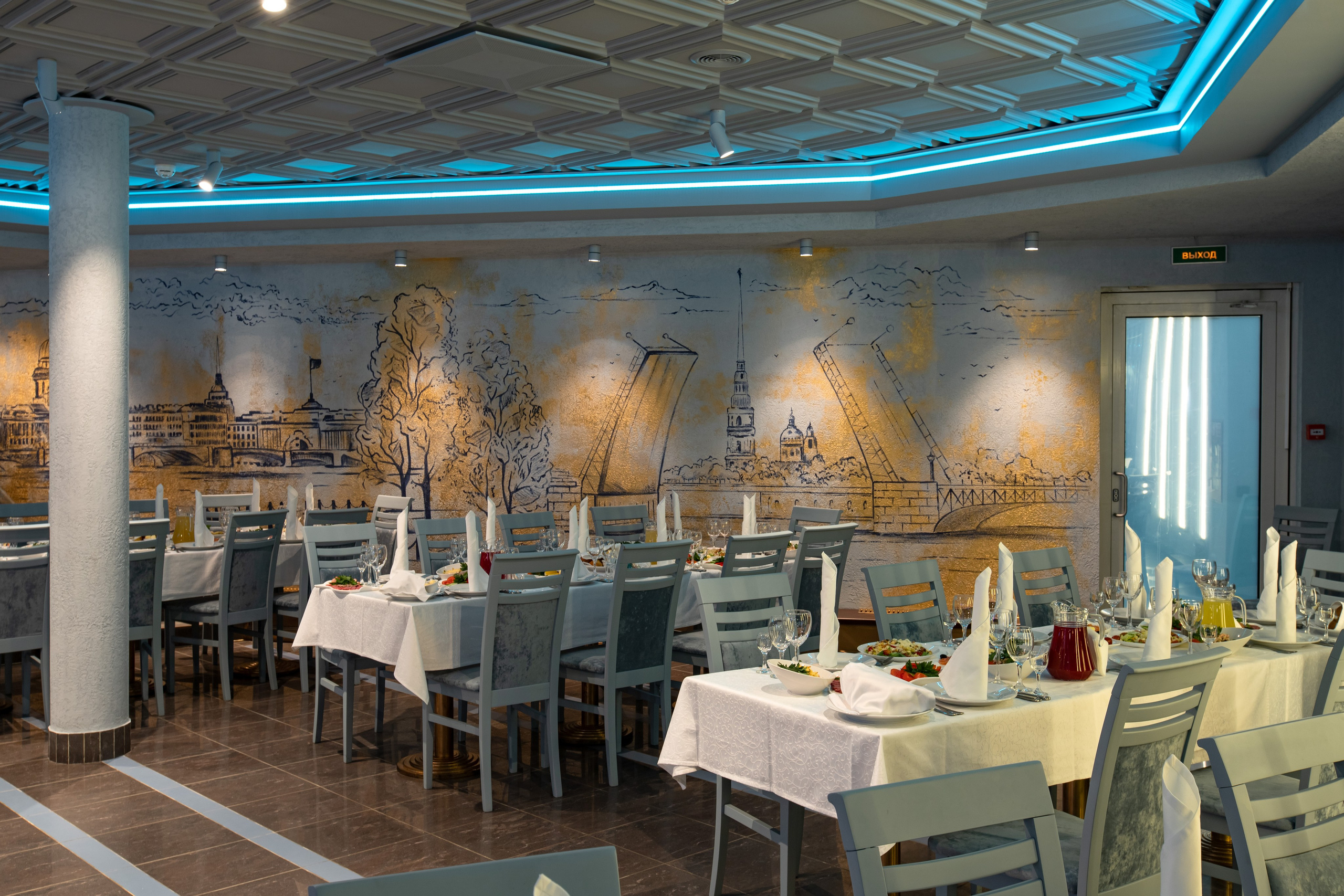 Банкетный зал при отеле «Нептун». Фотограф Махлаева Виктория/Санкт-Петербург