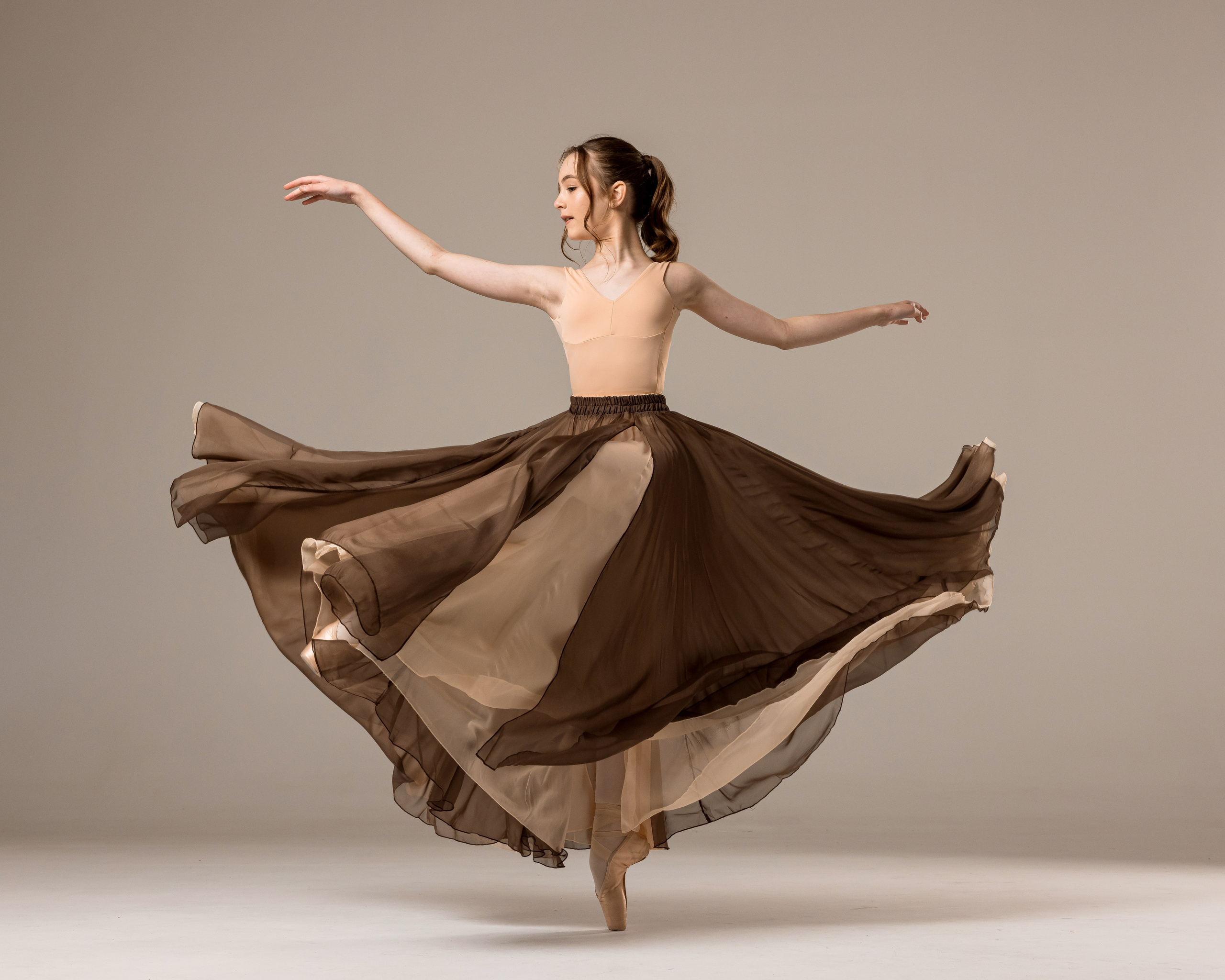 Кофейная воздушная юбка напрокат бесплатно. Балетный фотограф Алина Ханько — Душа Балета