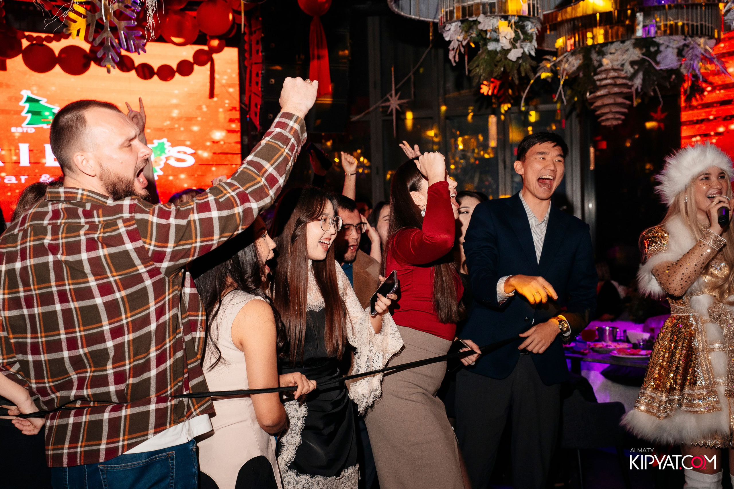 FRIENDS BAR & TERRACE. КИПЯТКОМ АЛМАТЫ! Фотосъемка мероприятий в Алматы