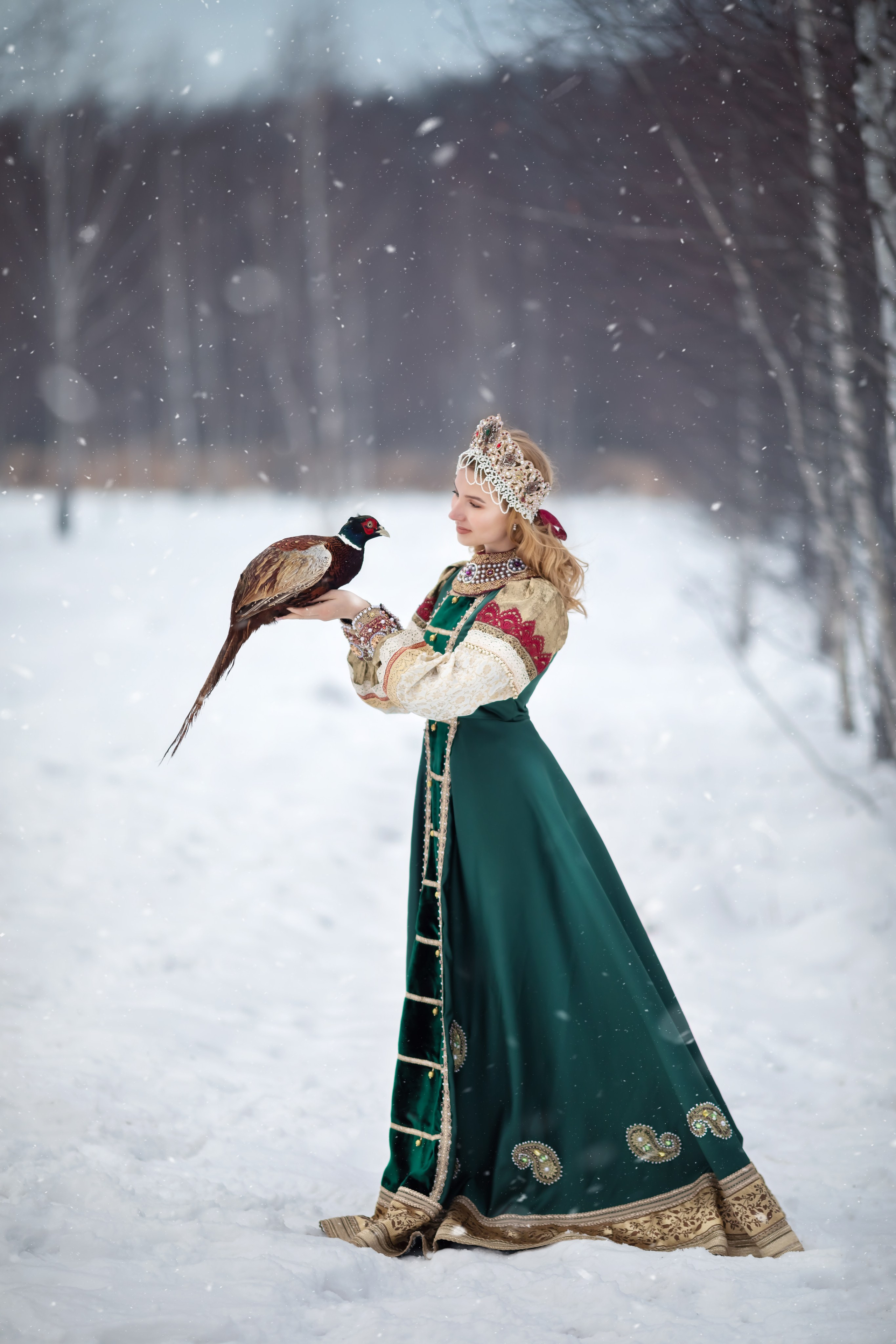 A15. Дизайнер костюмов и украшений, фотограф