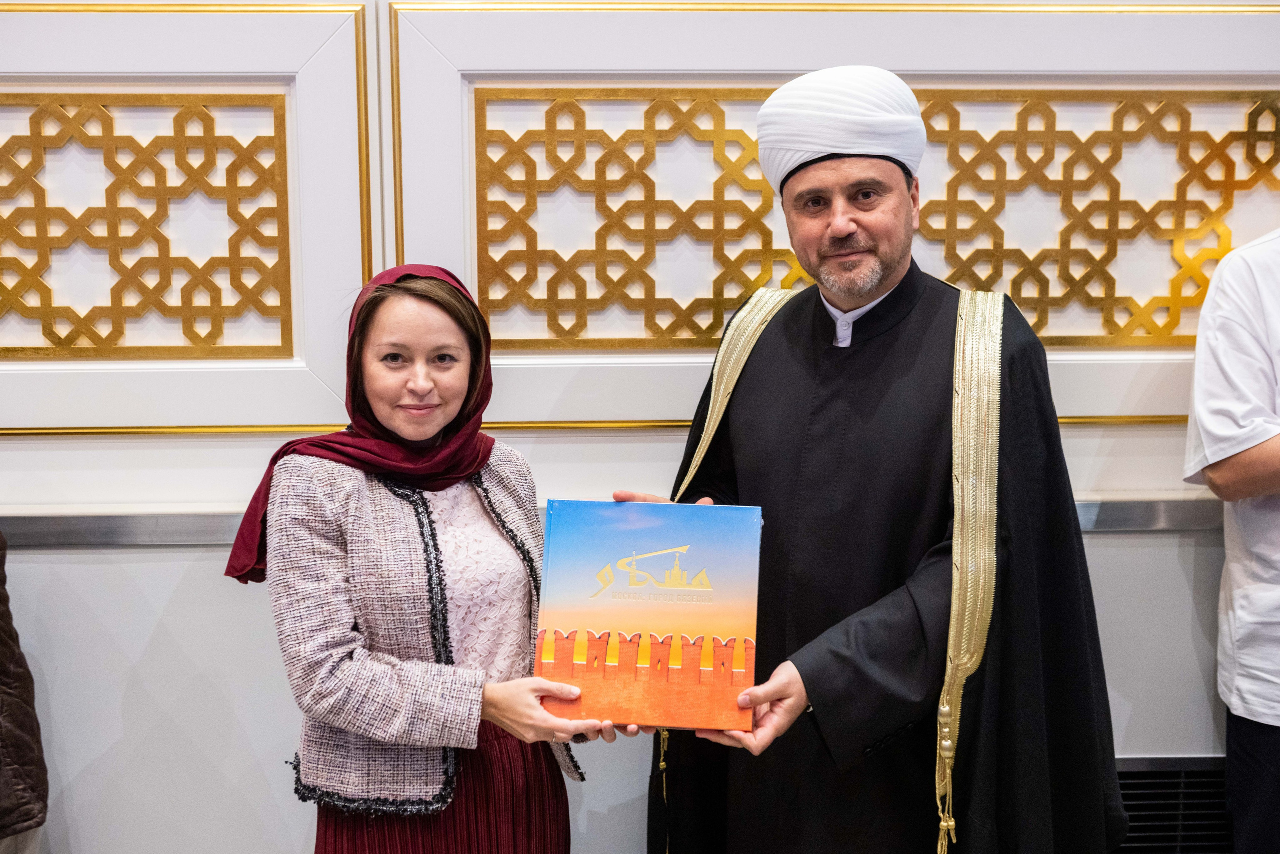 Репортаж с презентации книги — «Москва: город вязевый». Рекламный, предметный, репортажный, семейный фотограф и художник в Москве