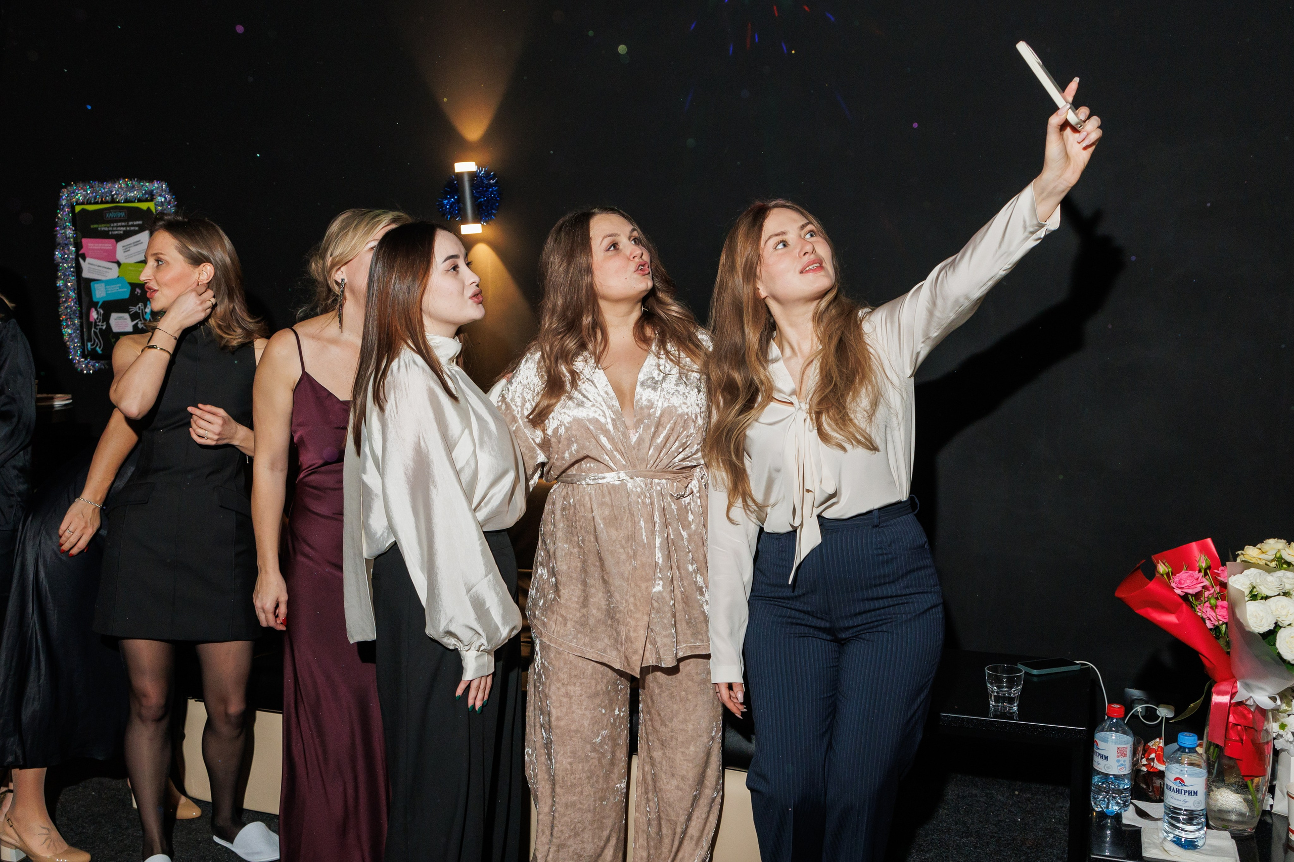 Вечеринка в караоке. Фотограф в Москве Дмитрий Емельянов