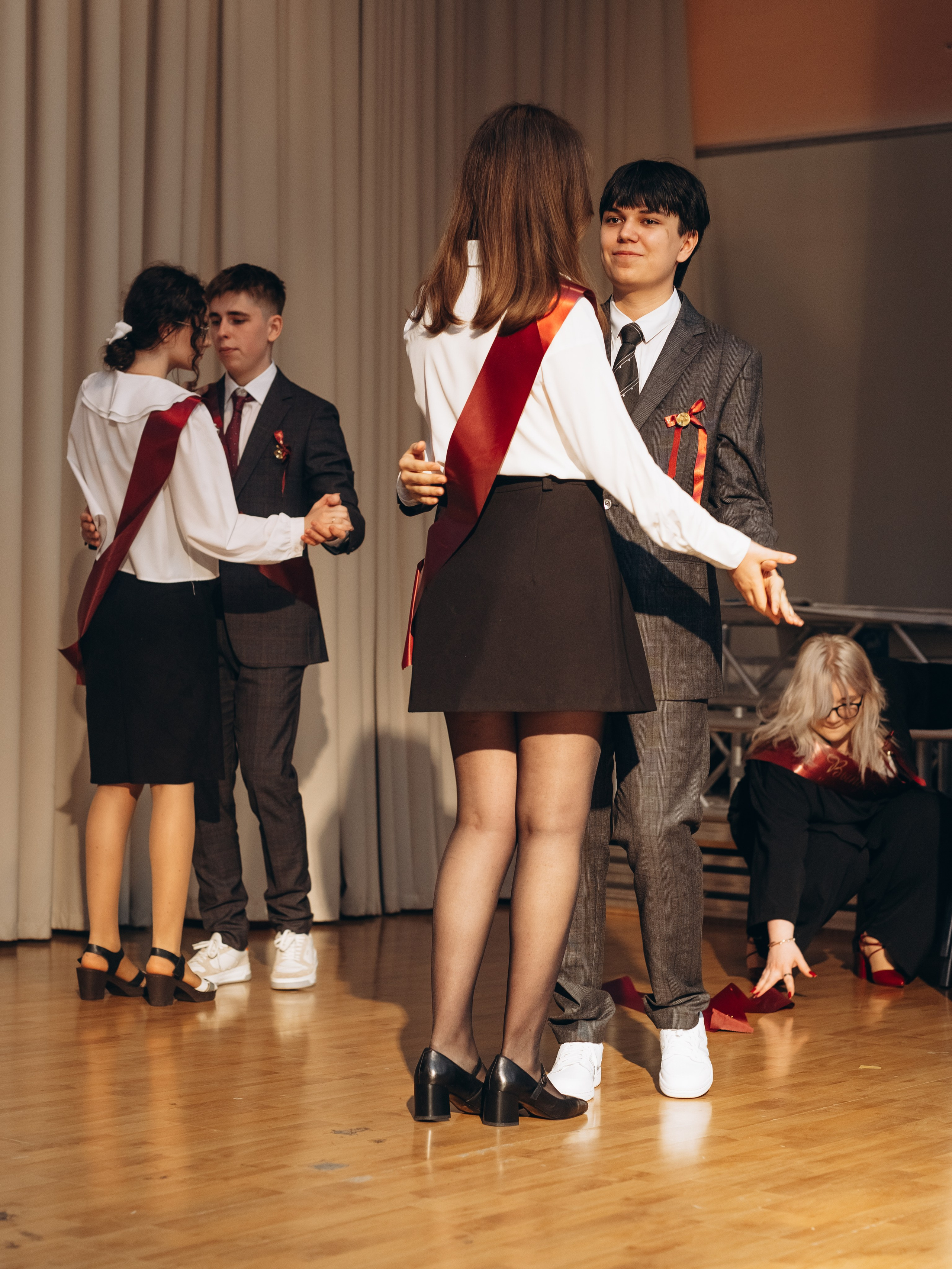 Последний звонок концерт+ фотозона. Фотограф Людмила Оюн