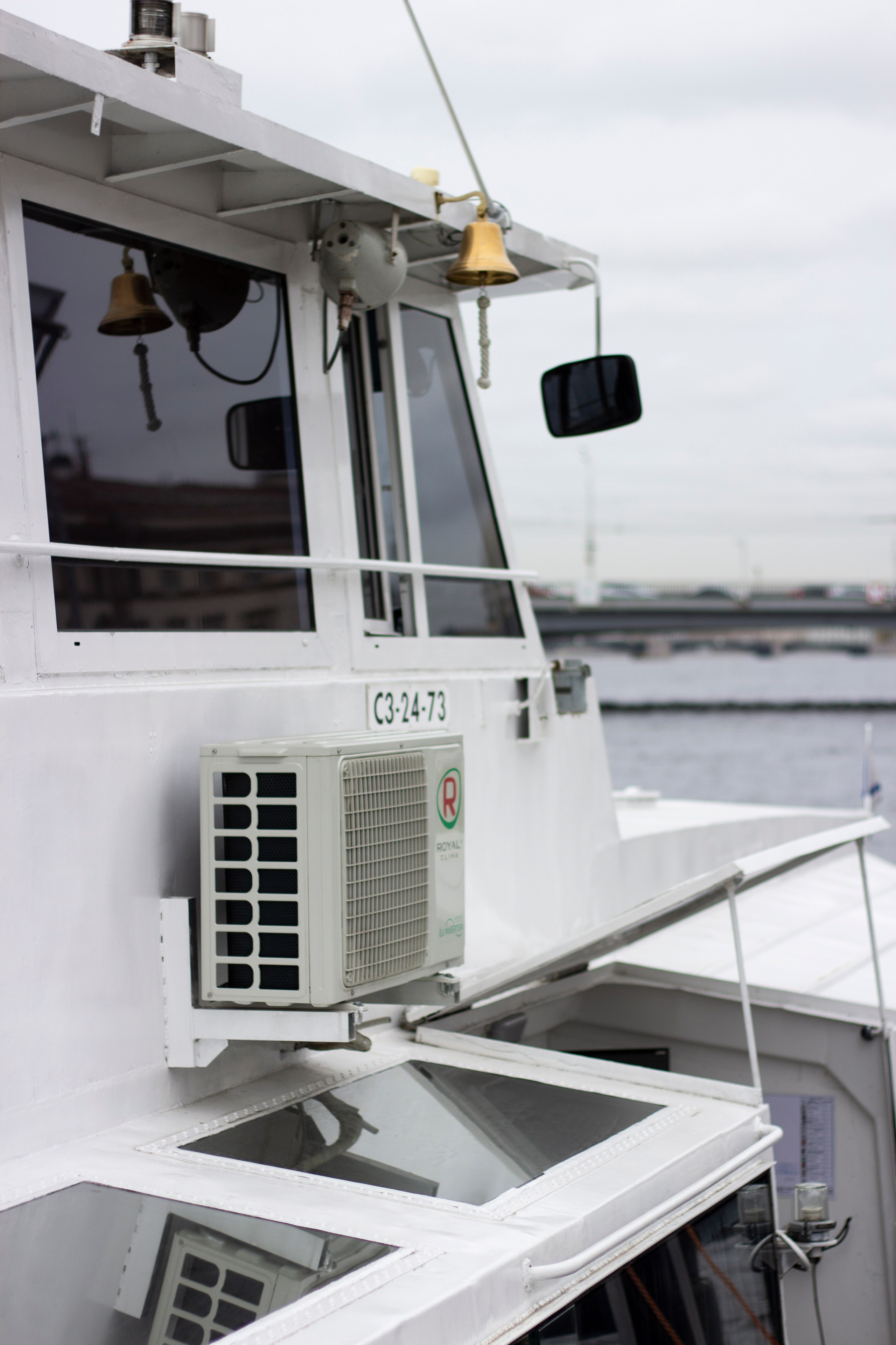 Съемка для сайта аренды катеров в Санкт-Петербурге, подготовка к свадебной прогулке по рекам и каналам. Фотограф в Санкт-Петербурге Смирнова Диана