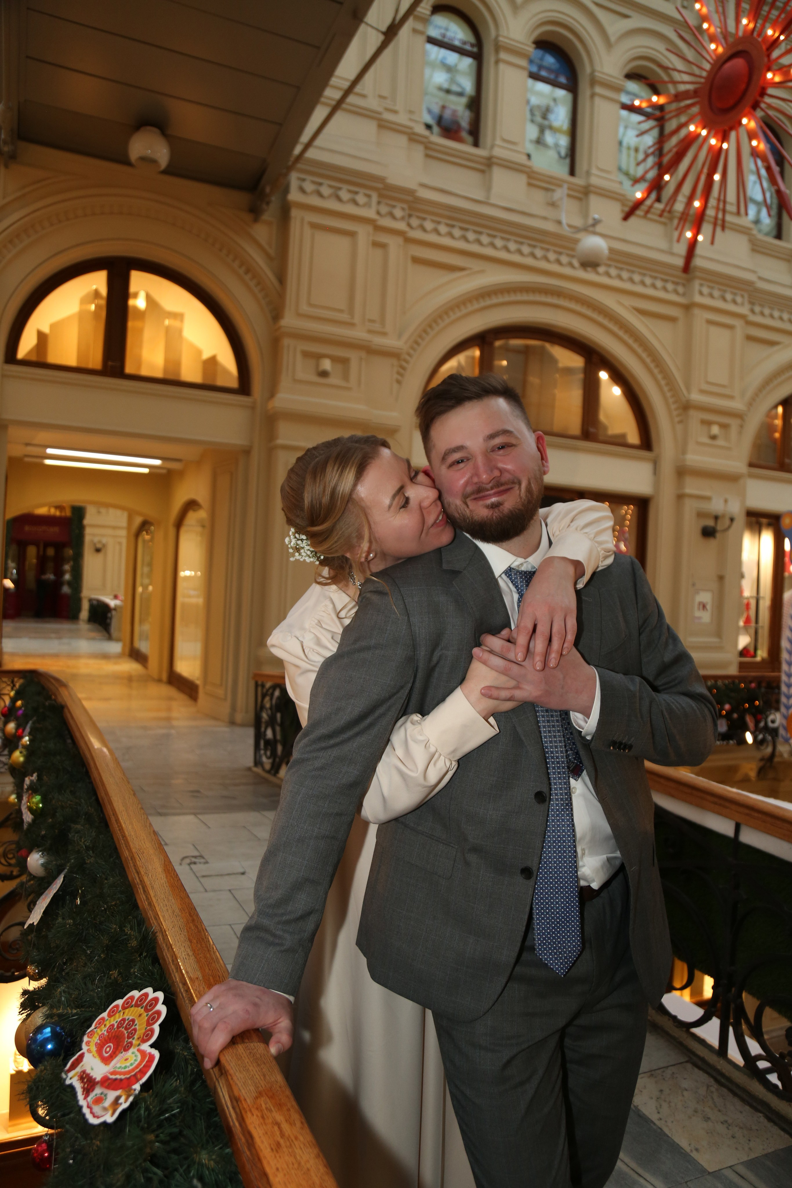 Свадебная фотосессия Владимира и Марины в отеле Националь. Фотосессия в студии в Москве от профессионального фотографа услуги по доступным ценам