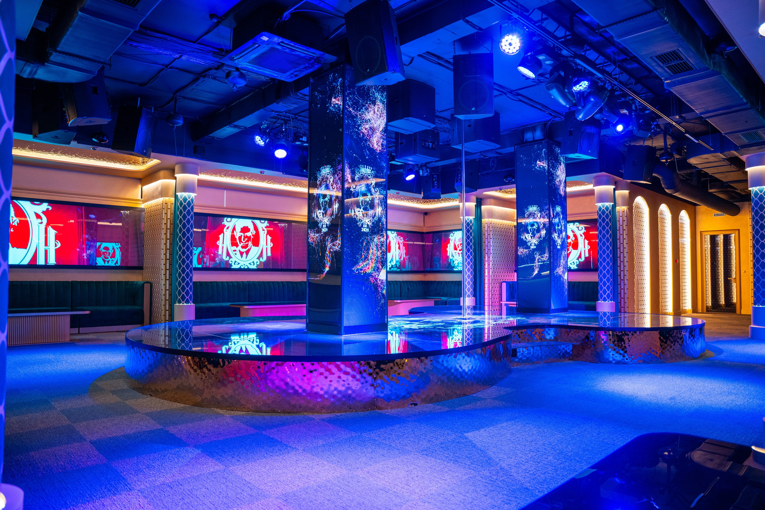 Фотосъемка интерьера стриптиз-клуба Hefner — элитный клуб Краснодара. Интерьерная фотосъемка клуба Hefner в Краснодаре — профессионально. Шедевры для Вас! Фотограф и Видеограф в Краснодаре Пахиев Руслан