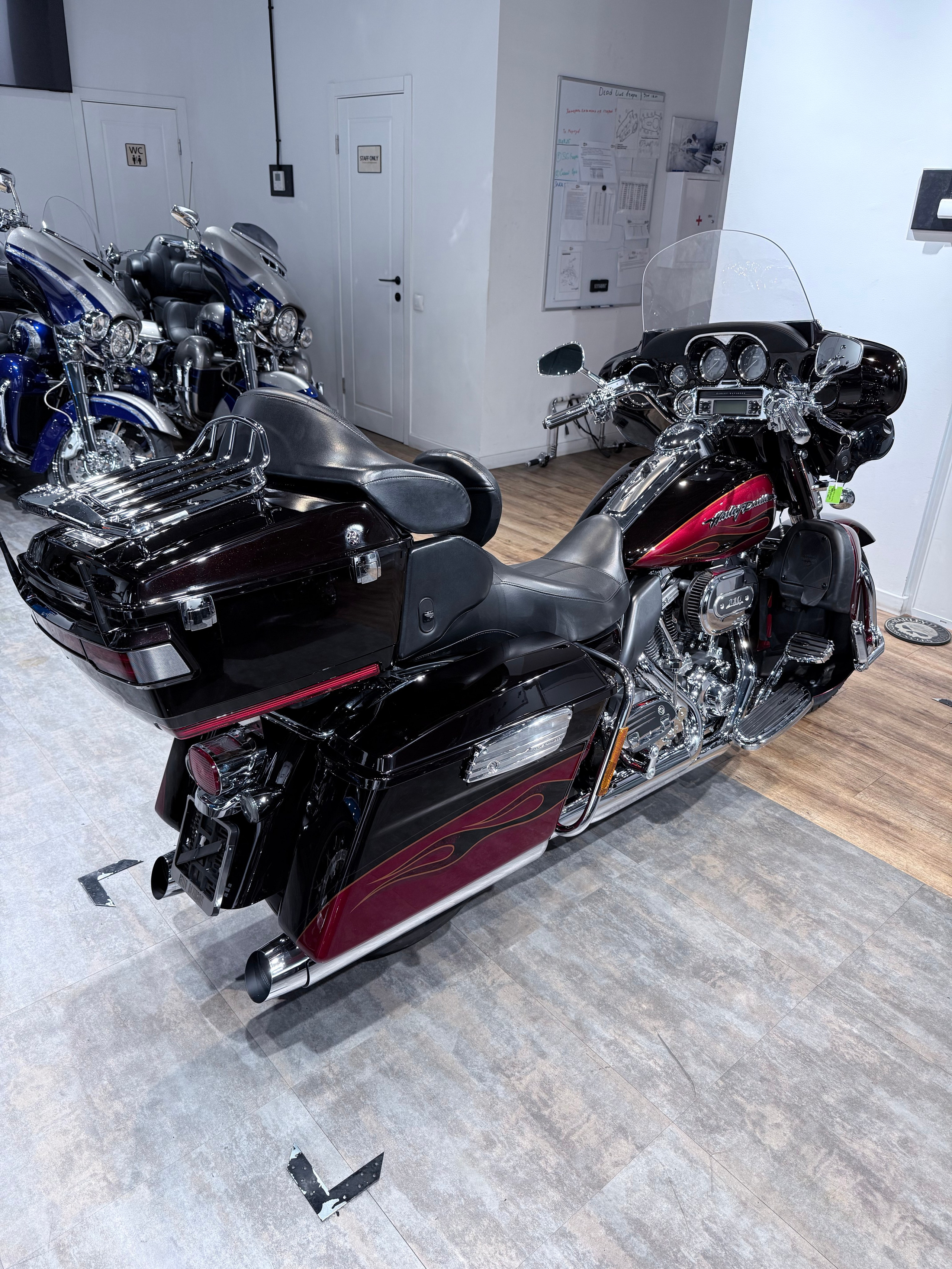 CVO Limited 110 (Exclusive Black Ember & Rio Red). Hello Davidson, Москва. Только хорошие мотоциклы…