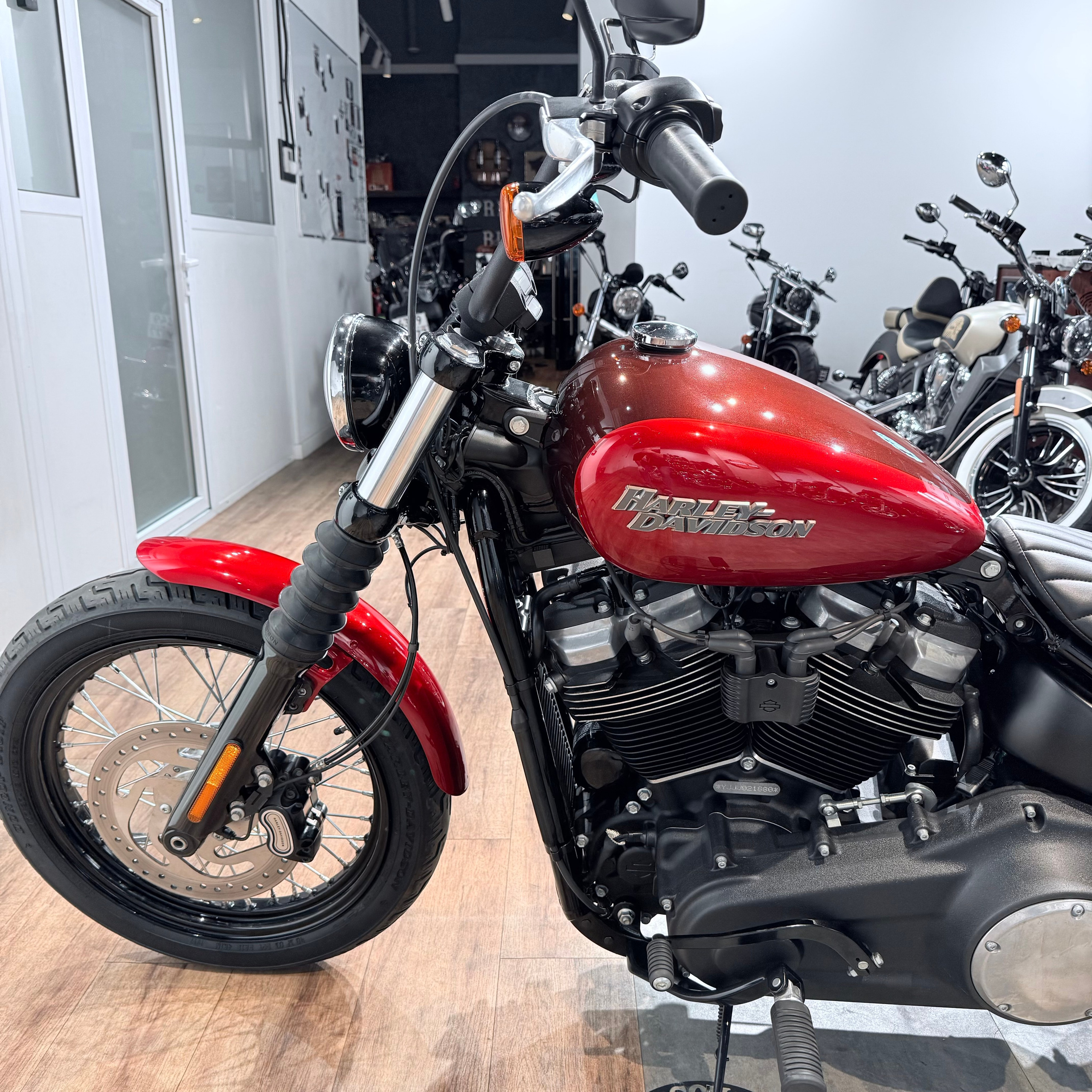 2017 Street Bob 107 ABS Red Pearl Brown. Hello Davidson, Москва. Только хорошие мотоциклы…