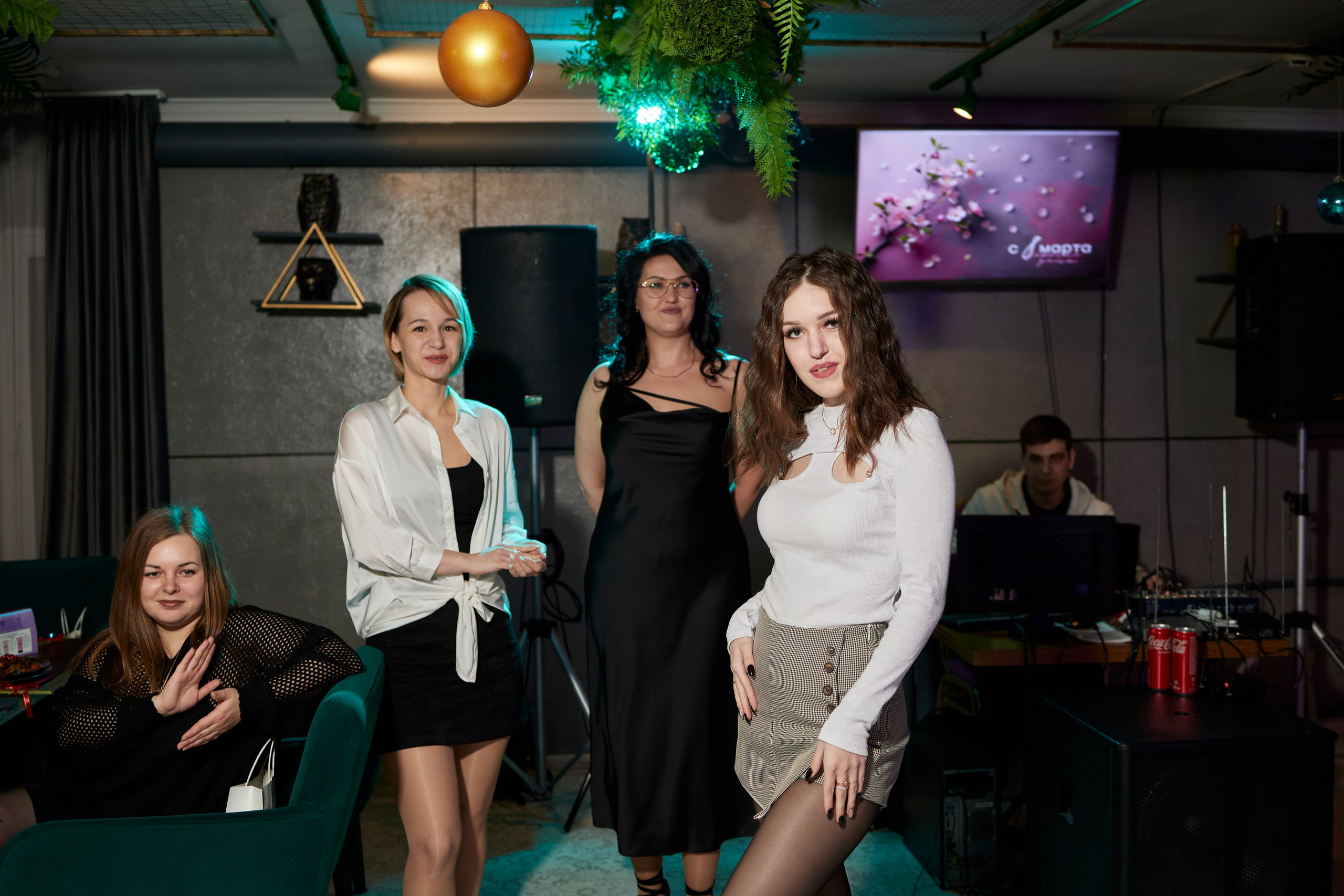 MAXIM & DAMIR | FOREST BAR | 8 МАРТА!. Главная