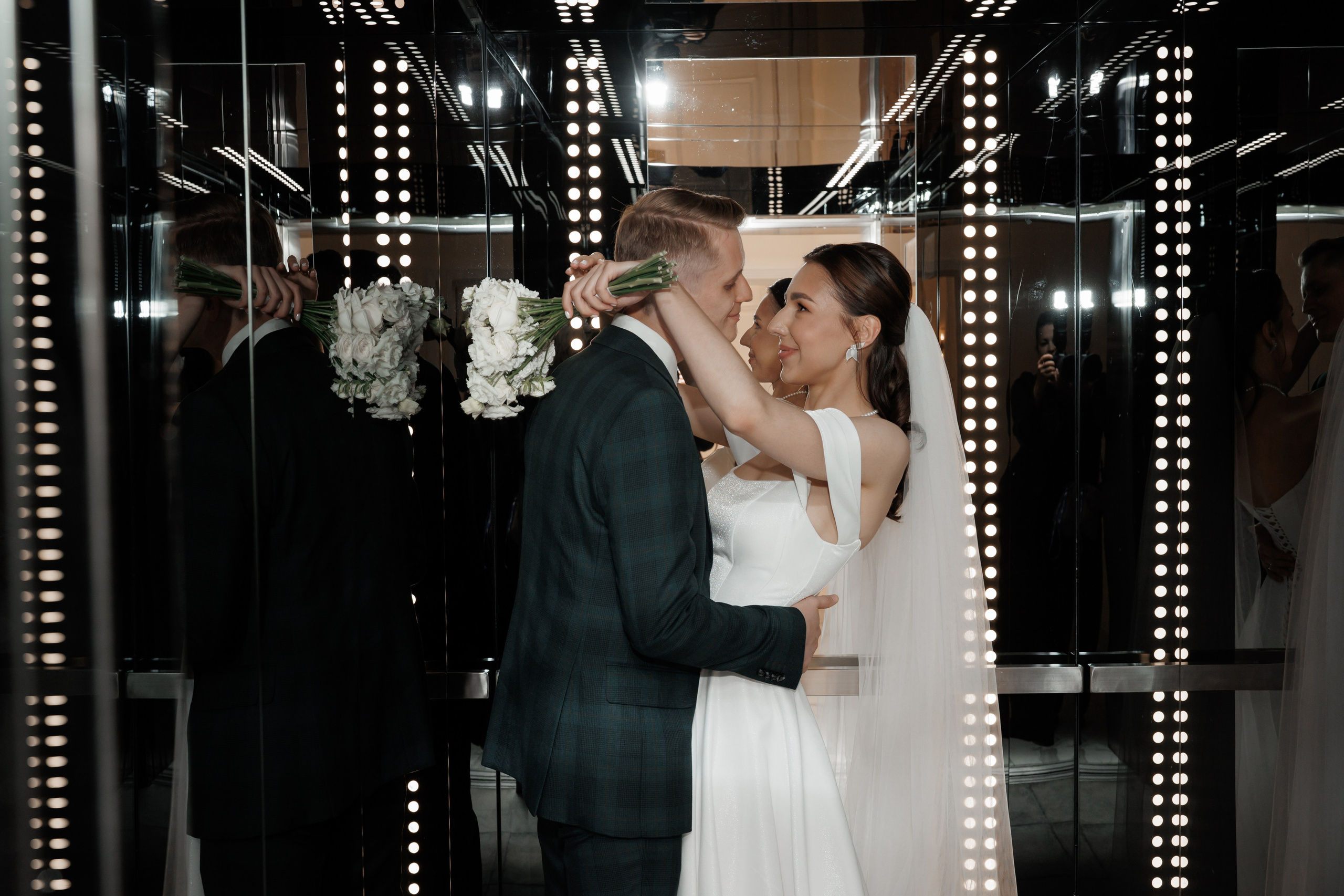 Регистрация в отеле Fish Point, ЗАГС Бутово, прогулка в Остафьево. Свадебный и репортажный фотограф (Москва, Королев и другие)