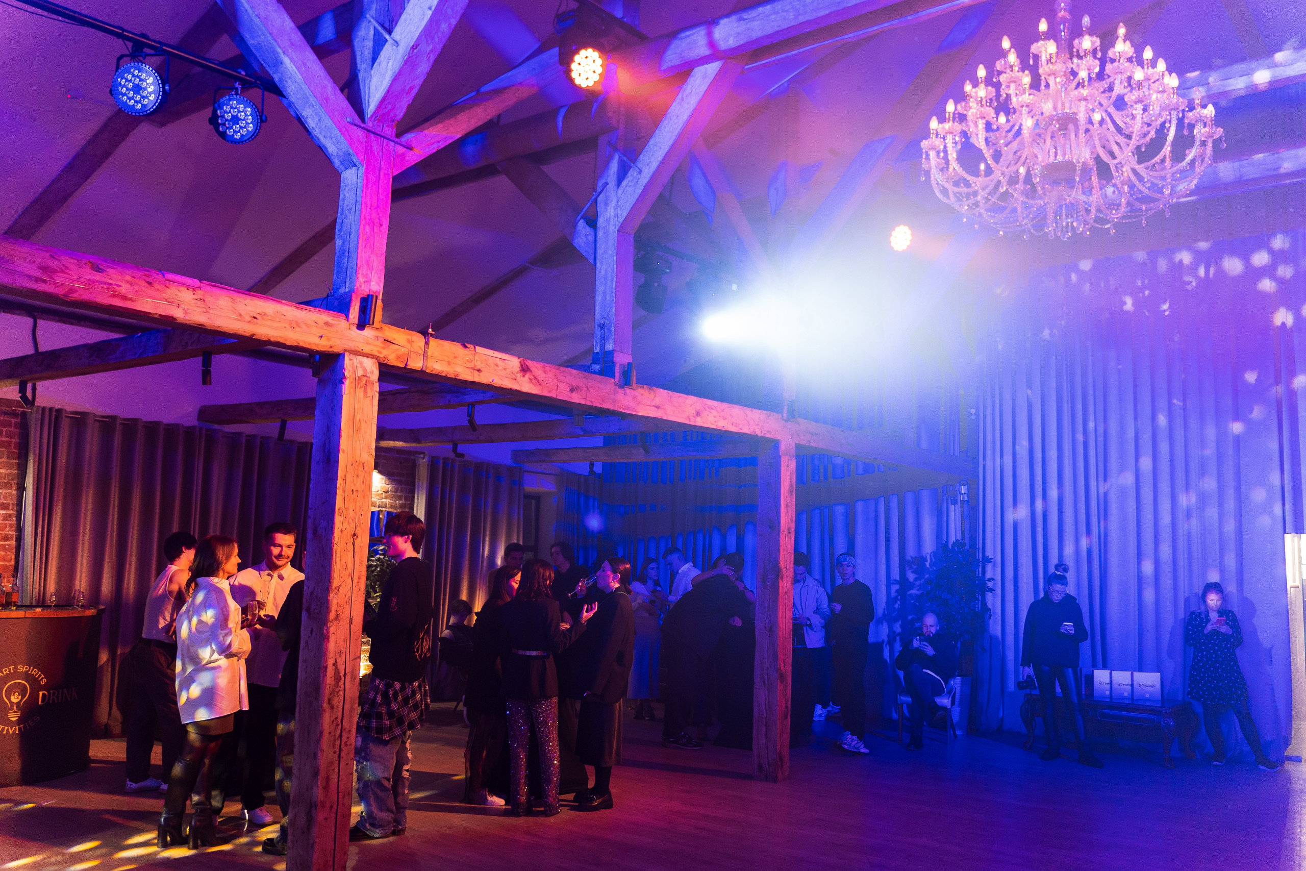 Презентация приложения Twingle. Фотограф — Матвеев Роман