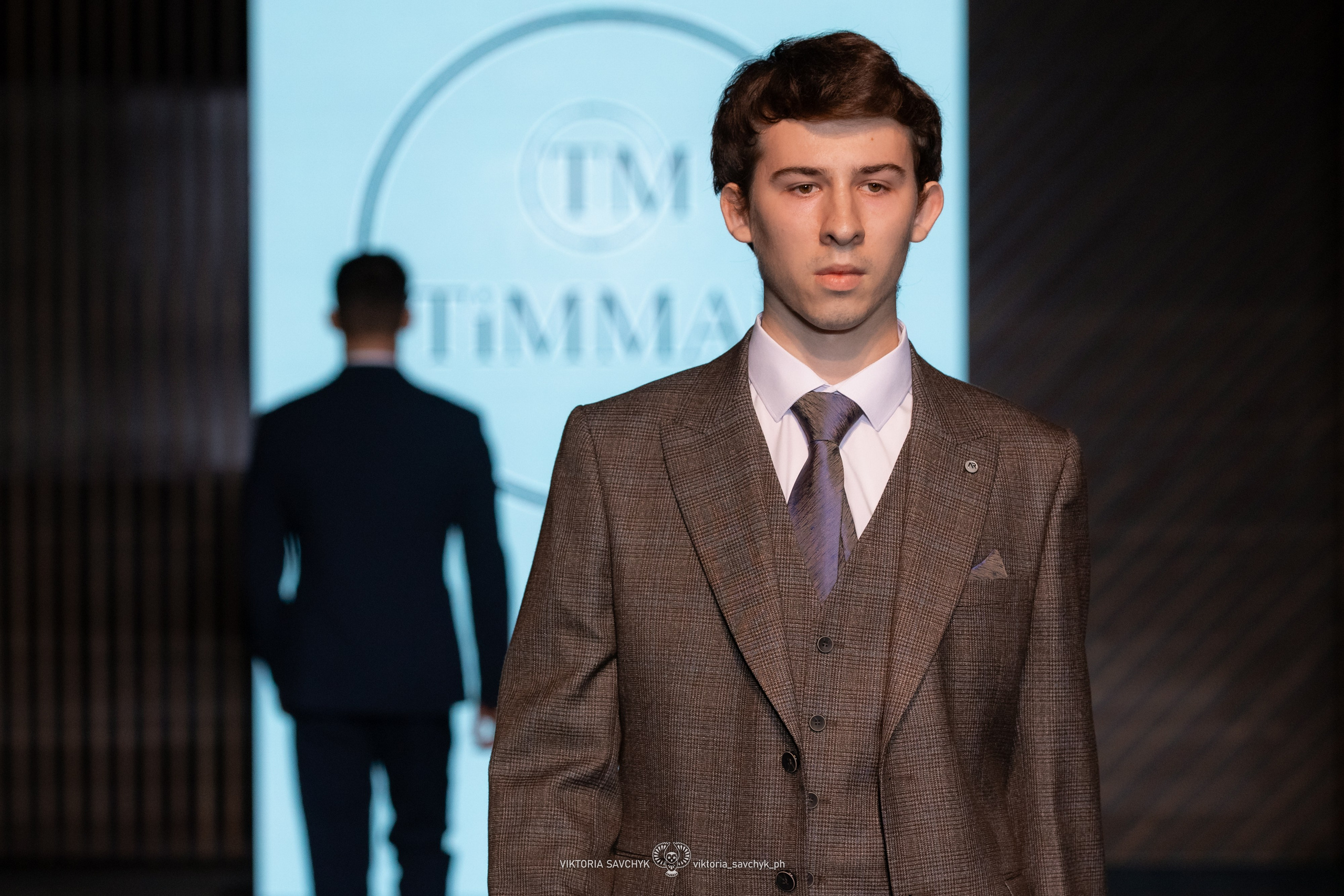 Подиум Rostov Fashion Show 2025. Осень-зима. Фотограф в Ростов-на-Дону Виктория Савчук