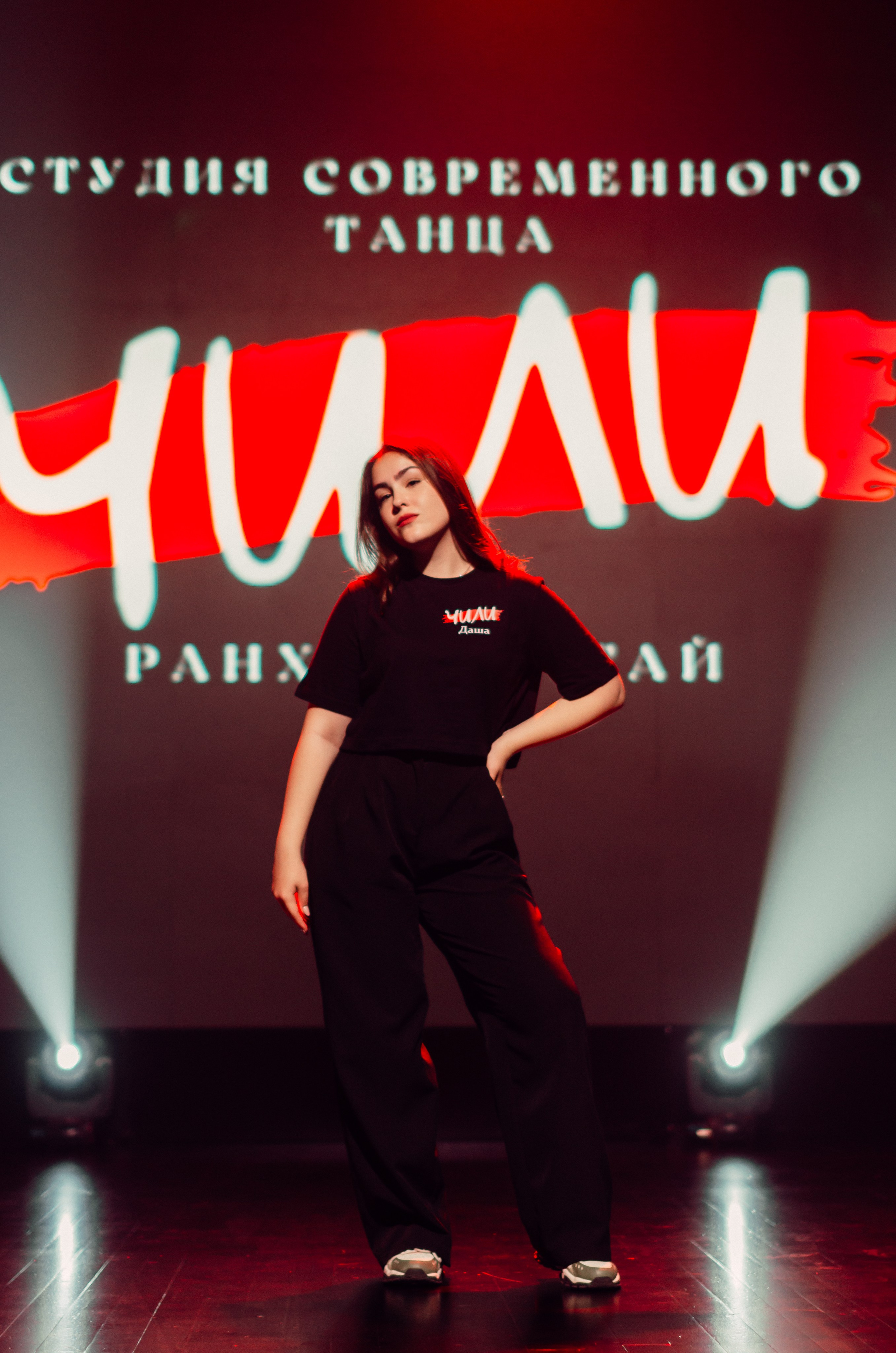 Групповая фотосъемка танцевального коллектива. Денисова Аля — фотограф для парных съемок и индивидуальных историй в Барнауле