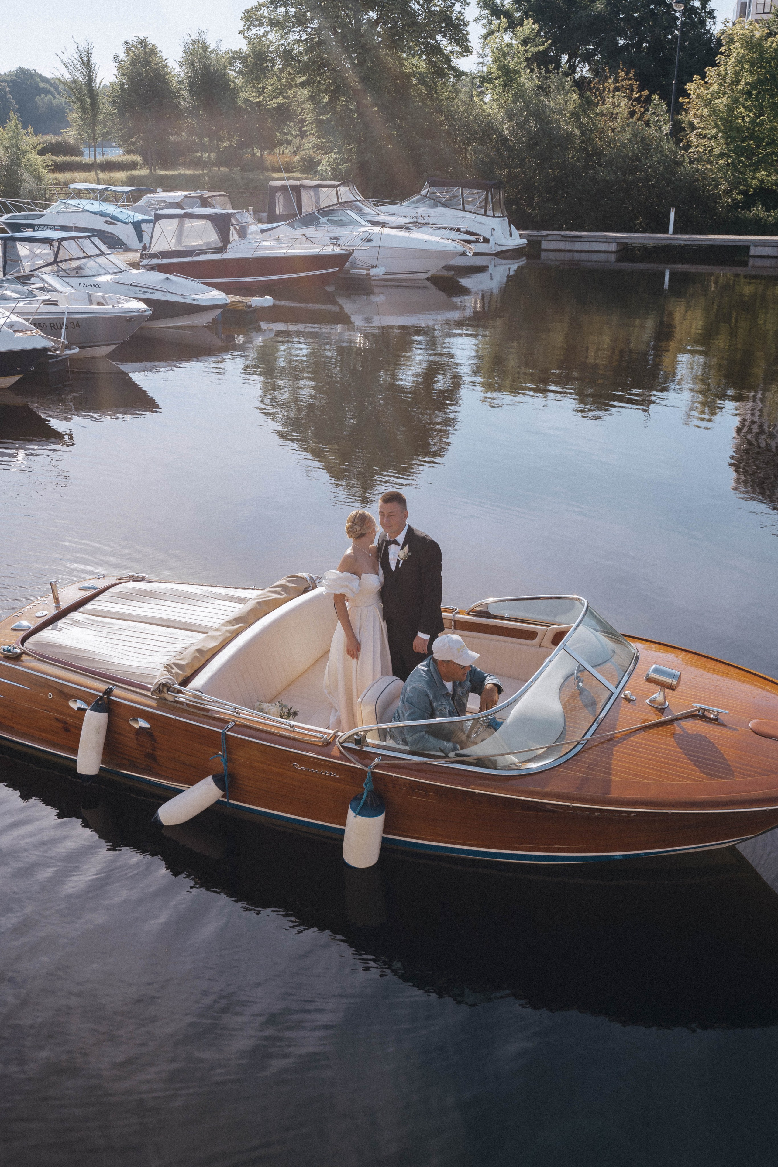 СВАДЕНБНАЯ СЬЕМКА НА КАТЕРЕ ПО КАНАЛАМ САНКТ-ПЕТЕРБУРГА И В АКВАТОРИИ НЕВЫ. Профессиональный фотограф, Санкт-Петербург — Виктория Богомолова