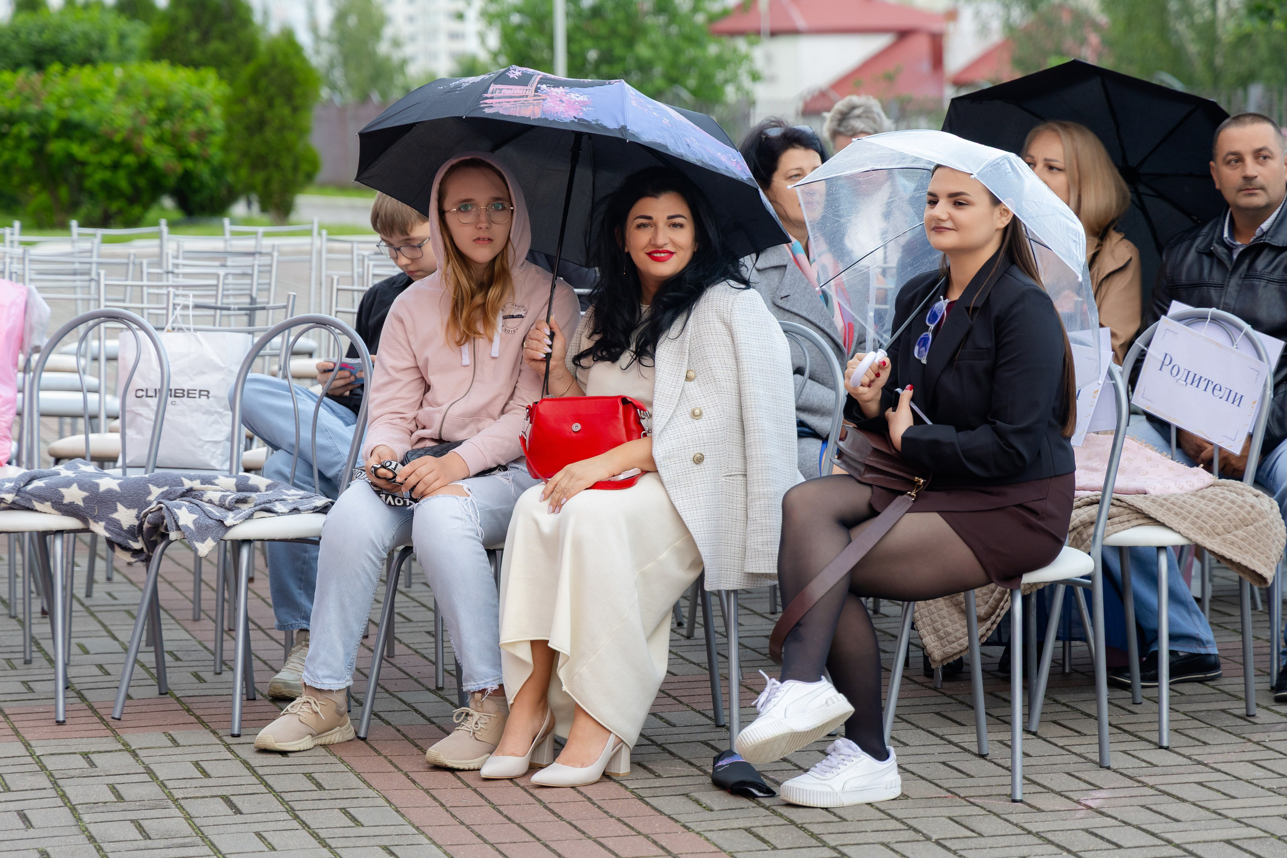 Школьный выпускной 2025 год в Минске, Беларуси. Свадебный фотограф в Минске/Беларуси Сергей Спиридонов