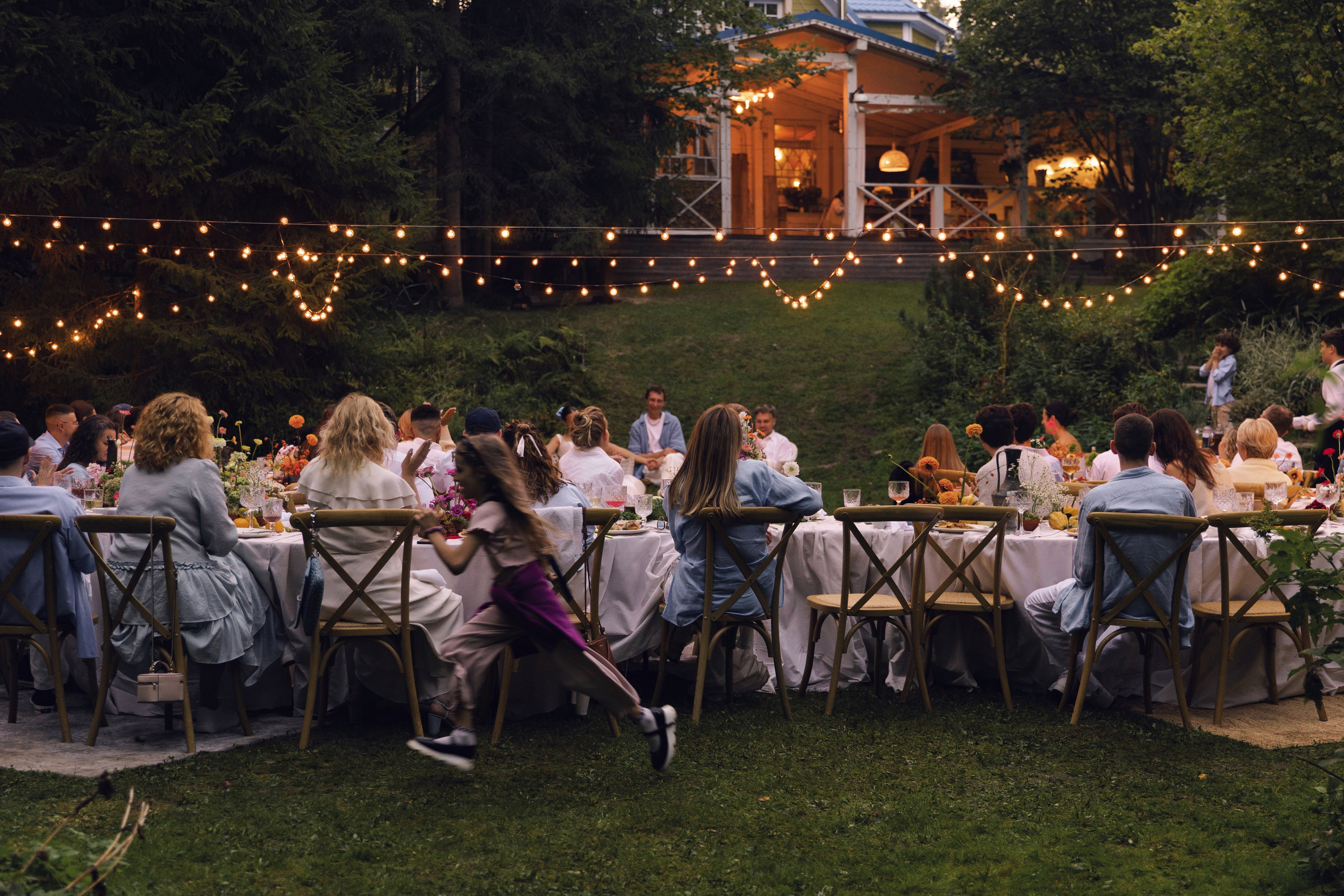 ПАРОЧКА В ЖЕЛТЫХ САПОЖКАХ С РАЙОНА