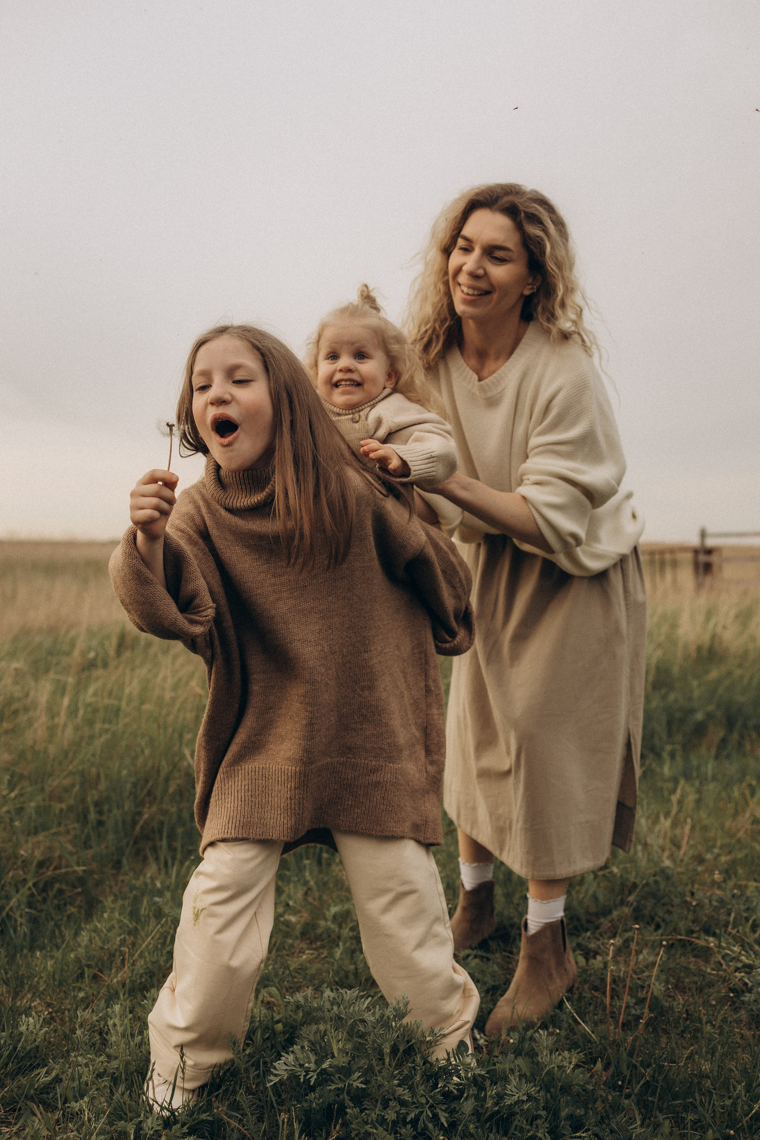 Семейная в поле. Эльвира Галимьянова — семейный фотограф Екатеринбурга