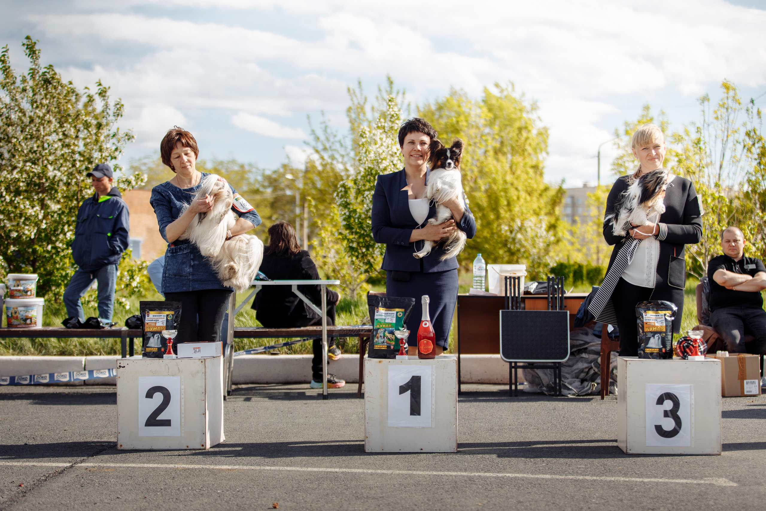 Далекий привет из Новотроицка. О нас