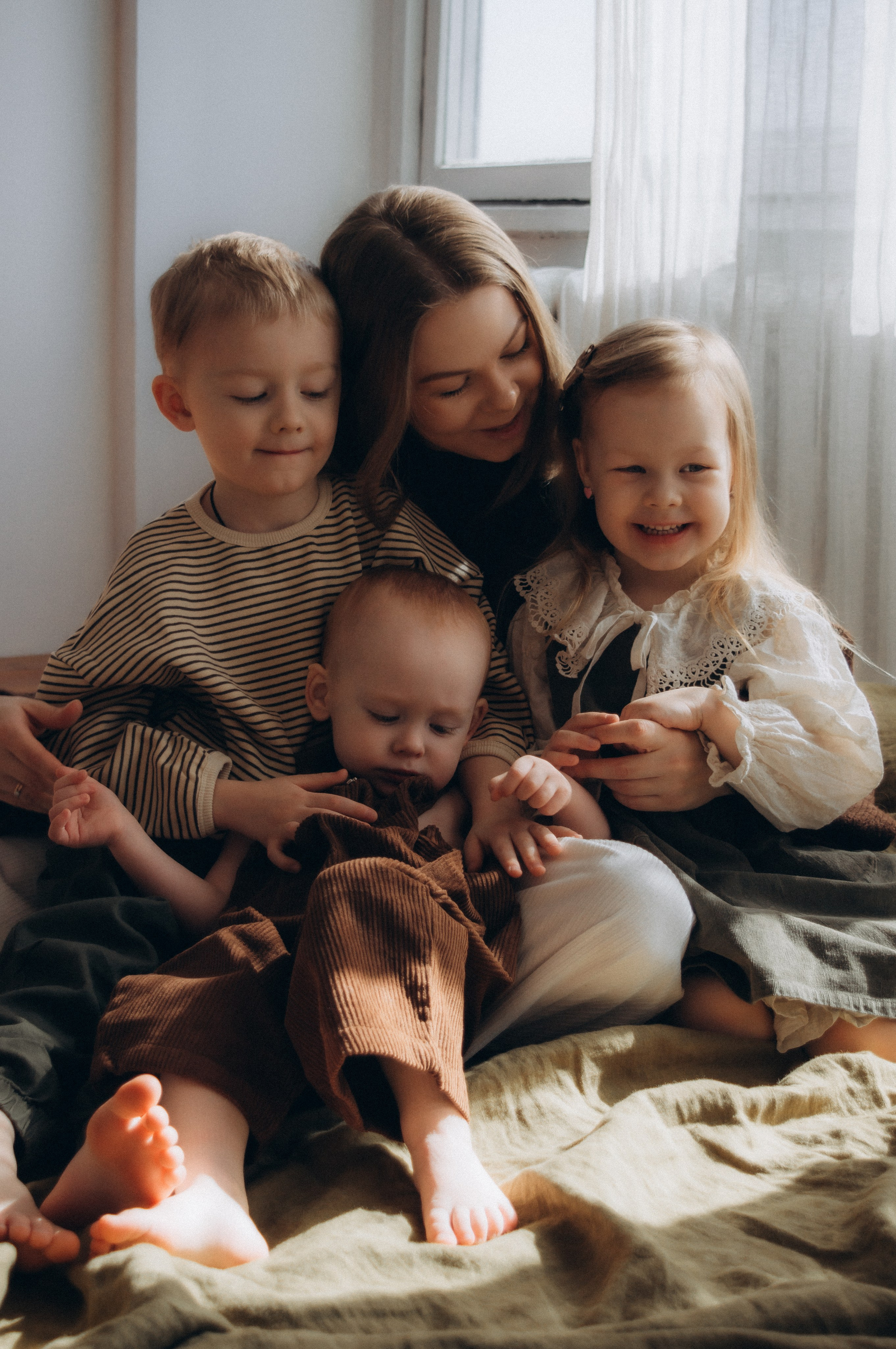 Любовь в воздухе. Семейная фотосессия в студии. Юлия Левада Семейный и женский фотограф