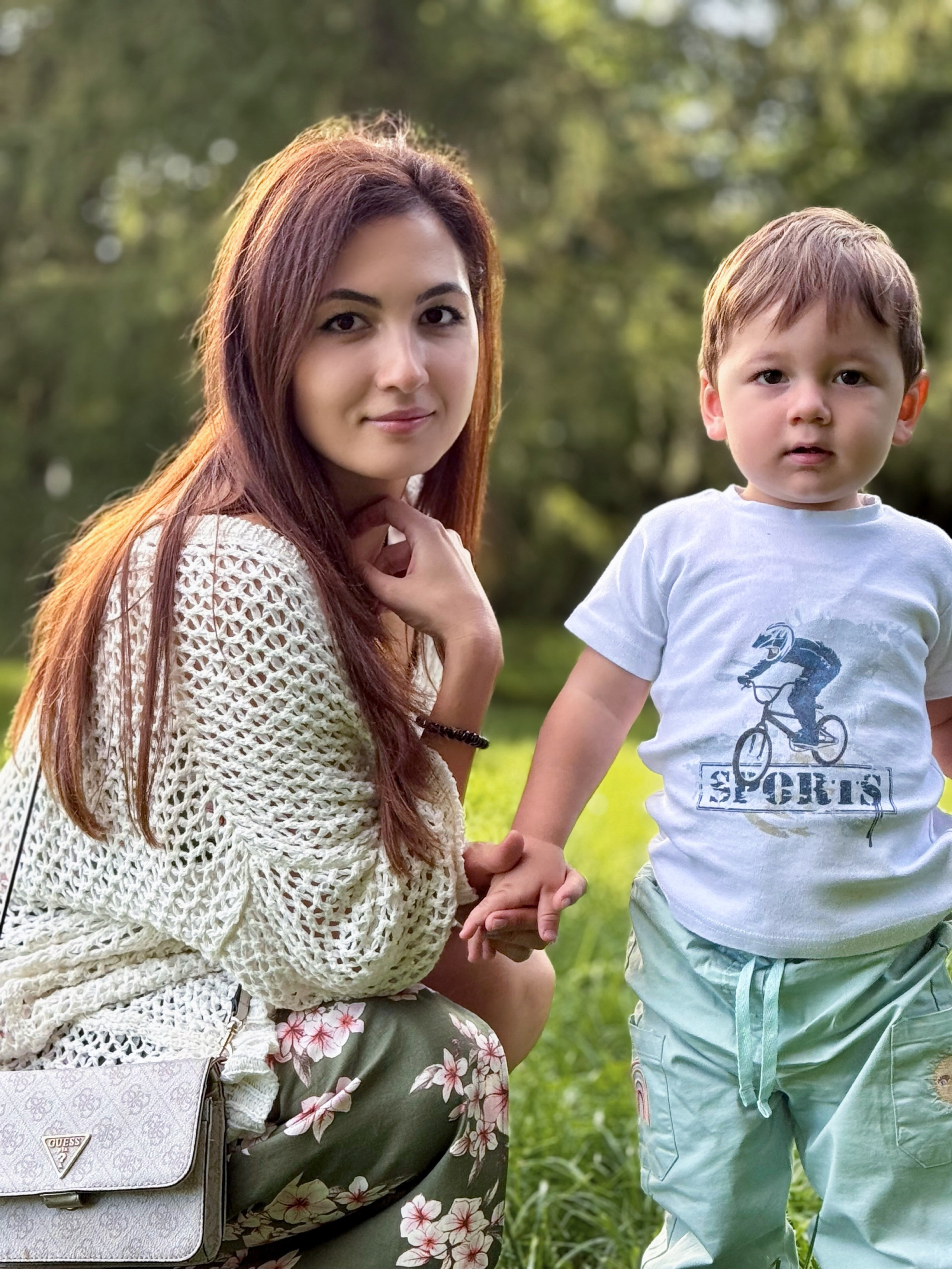 Шахноза с сыновьями. Студия фото, видеографии и мультимедийного дизайна в Москве Multi Frame Studio