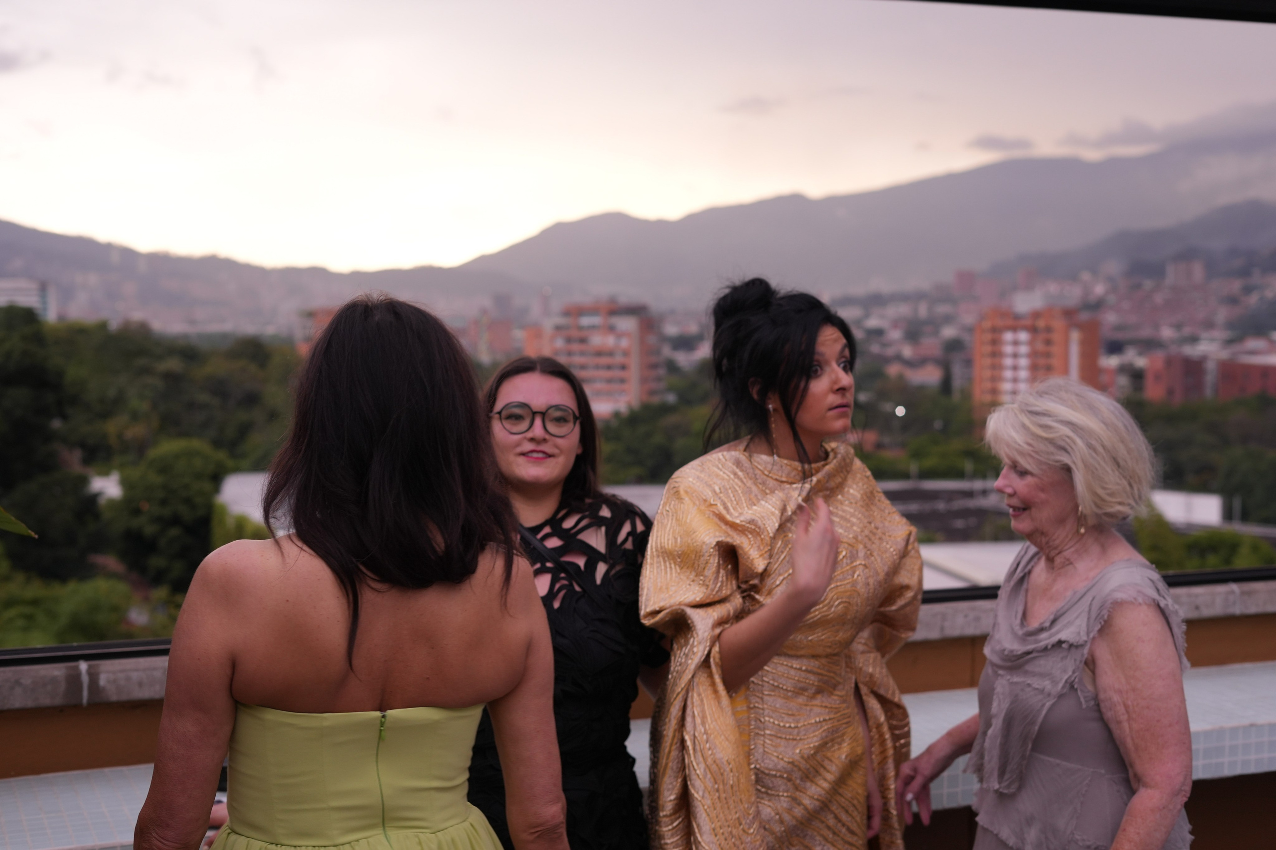 Olivia and Zack / 1 wedding day. Wedding Photographer in Barcelona and Medellin