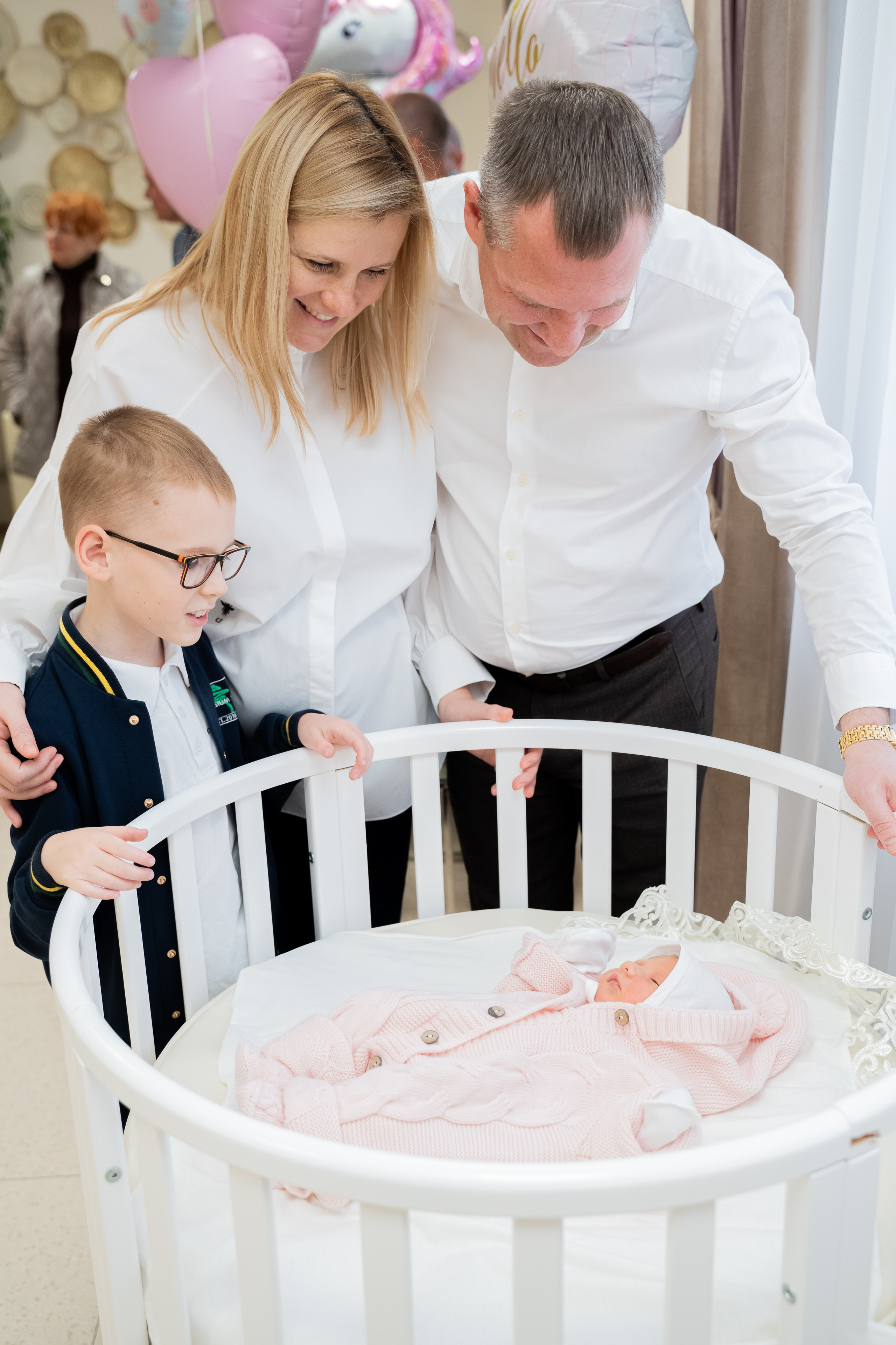 Съёмка выписка из роддома. Видеограф. Фотограф. Роберт Манукян. Краснодар. Сочи. Улан-Удэ