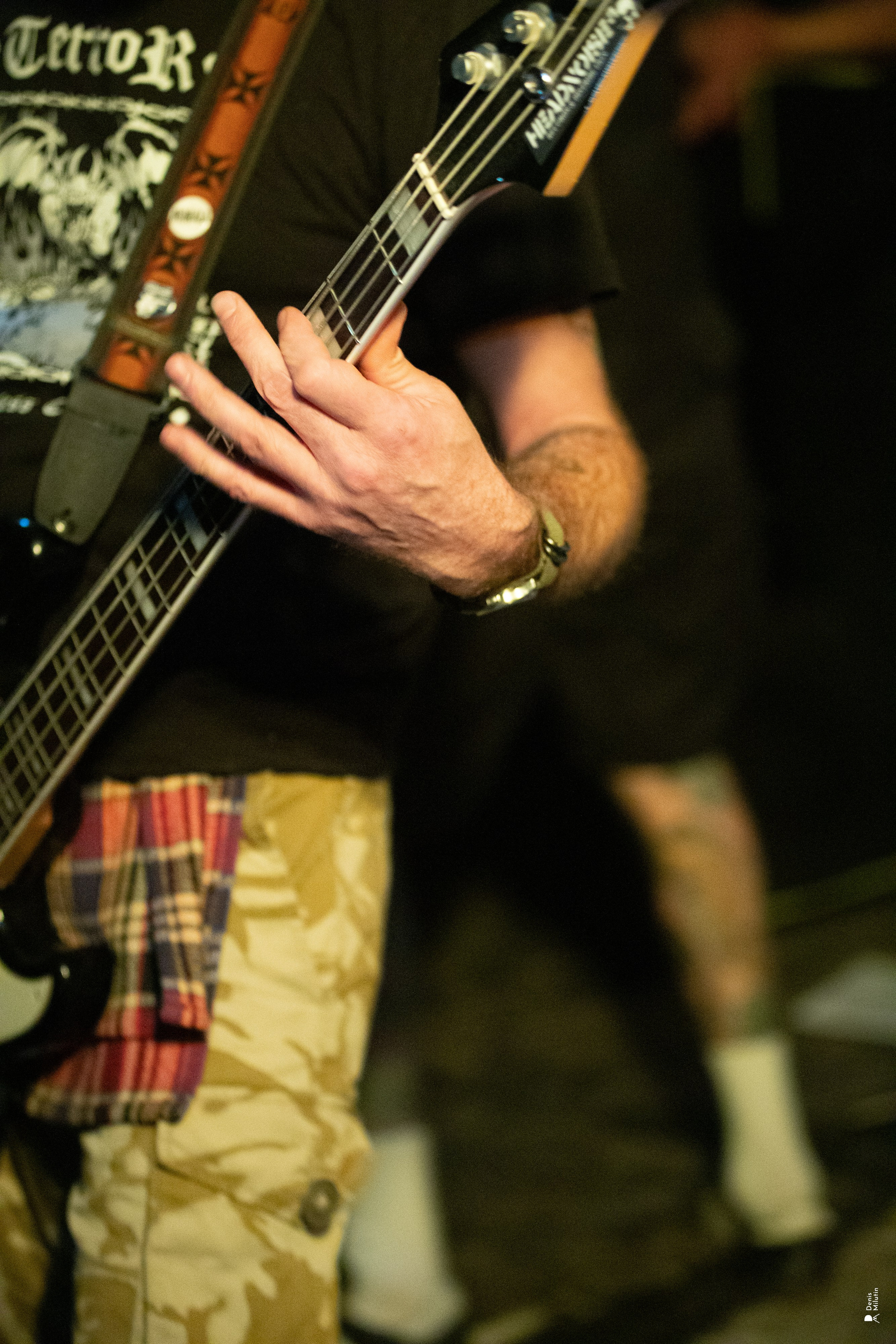 Рядом Ассенизаторы. Портретный фотограф Денис Милютин