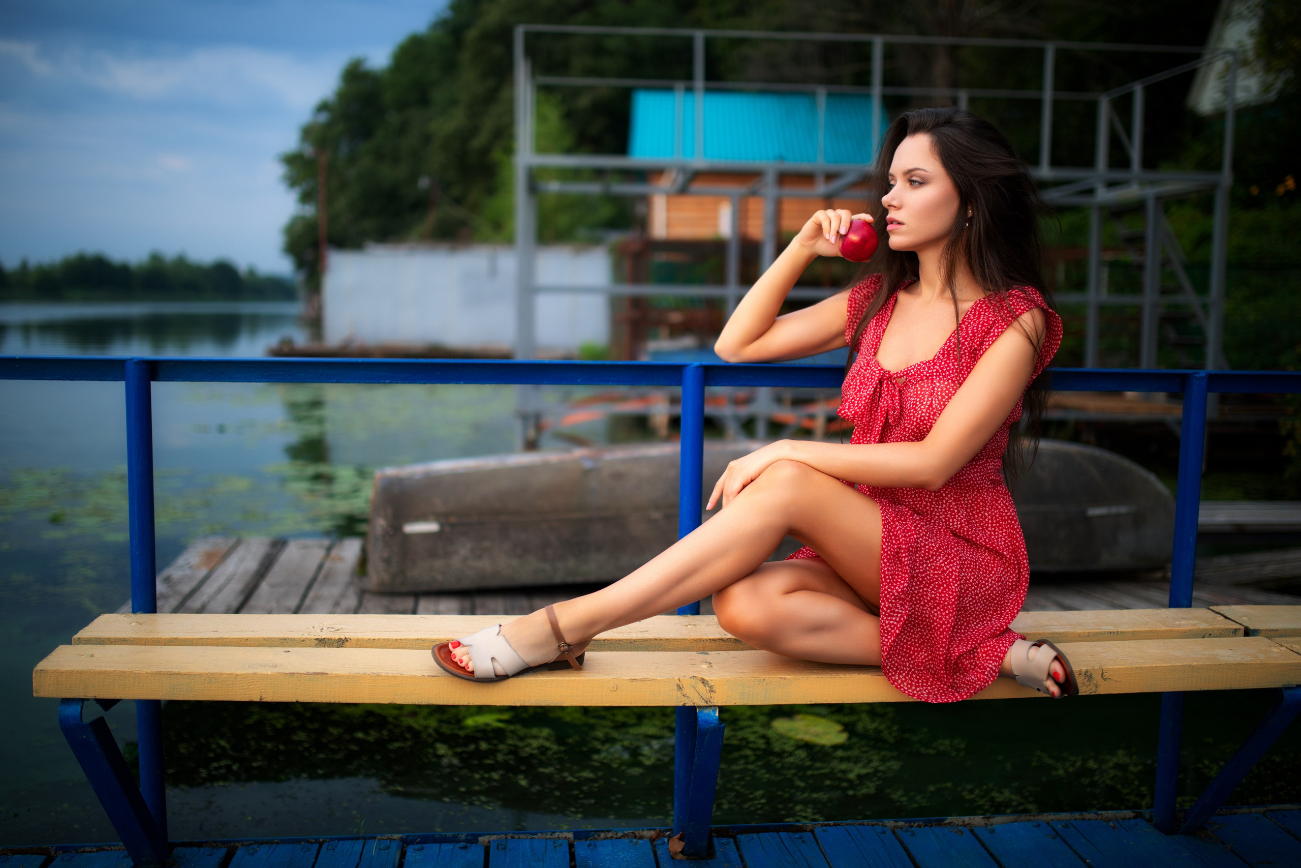 Съемка с Екатериной на рассвете на берегу реки