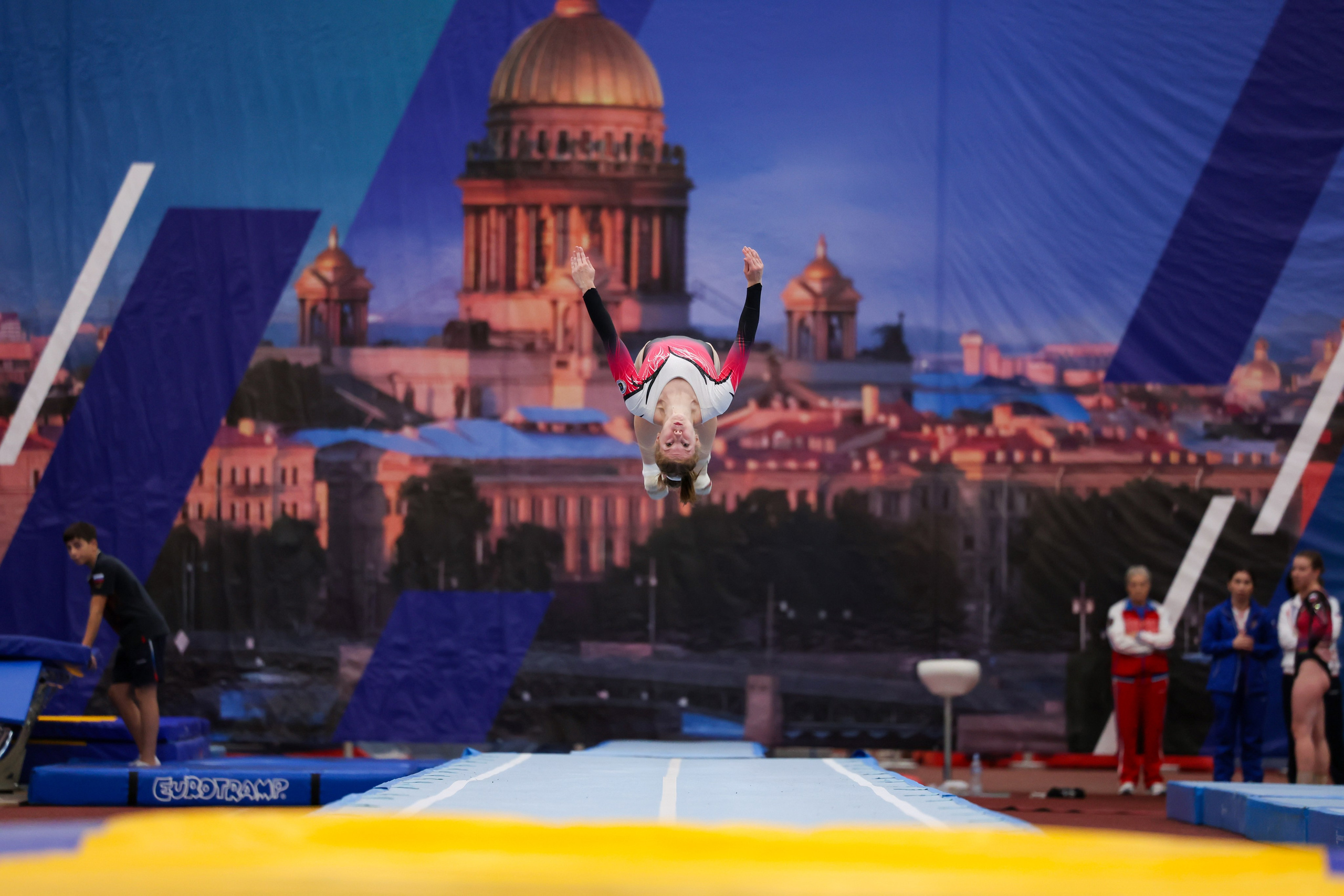 Командный чемпионат России по прыжкам на батуте 20-23.09.2024 года. Спортивный и репортажный фотограф Антон Тереханов