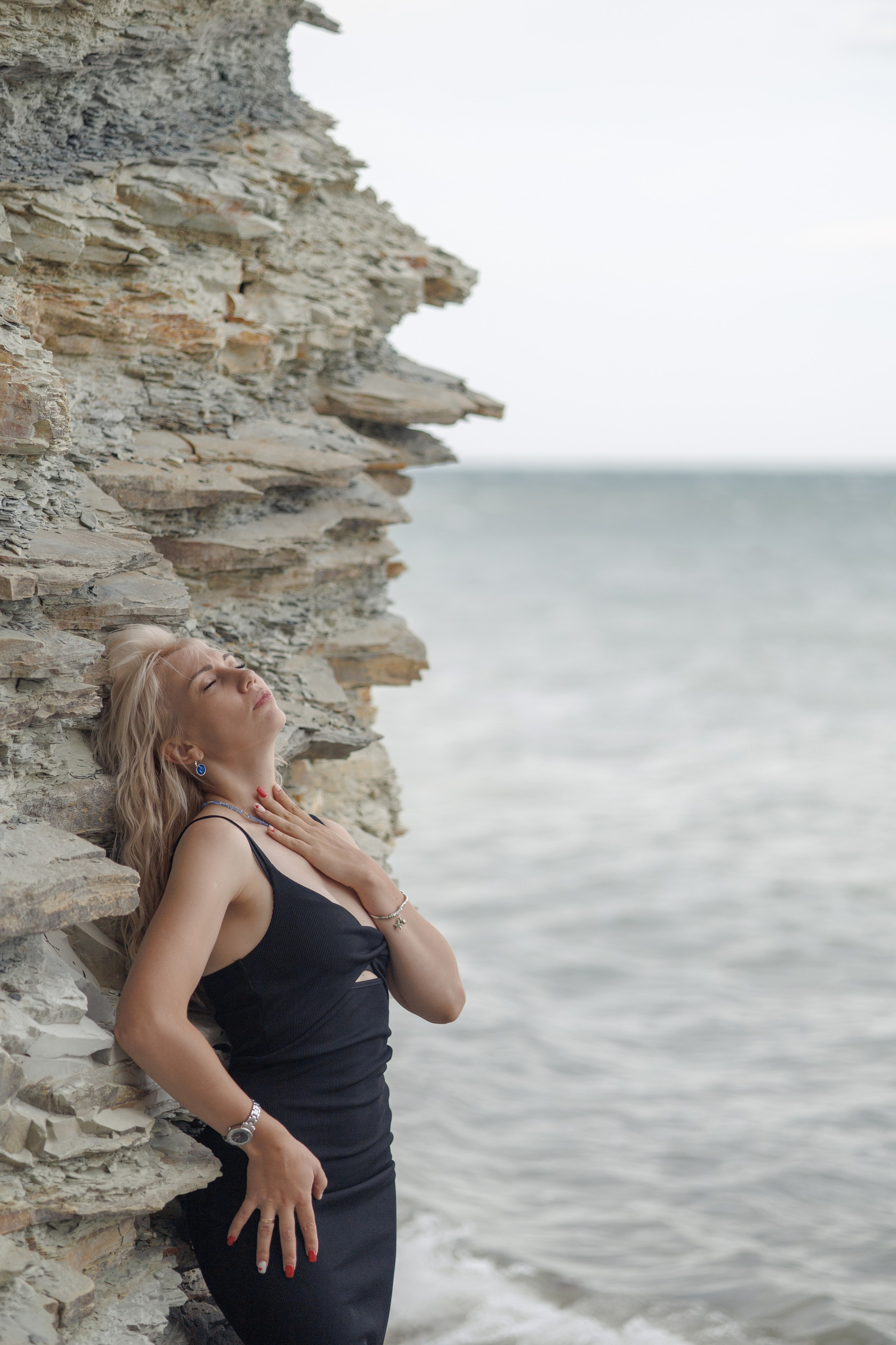 Ветреный рассвет на пляже Метрополь. Семейный и портретный фотограф в Геленджике Любовь Бодрова