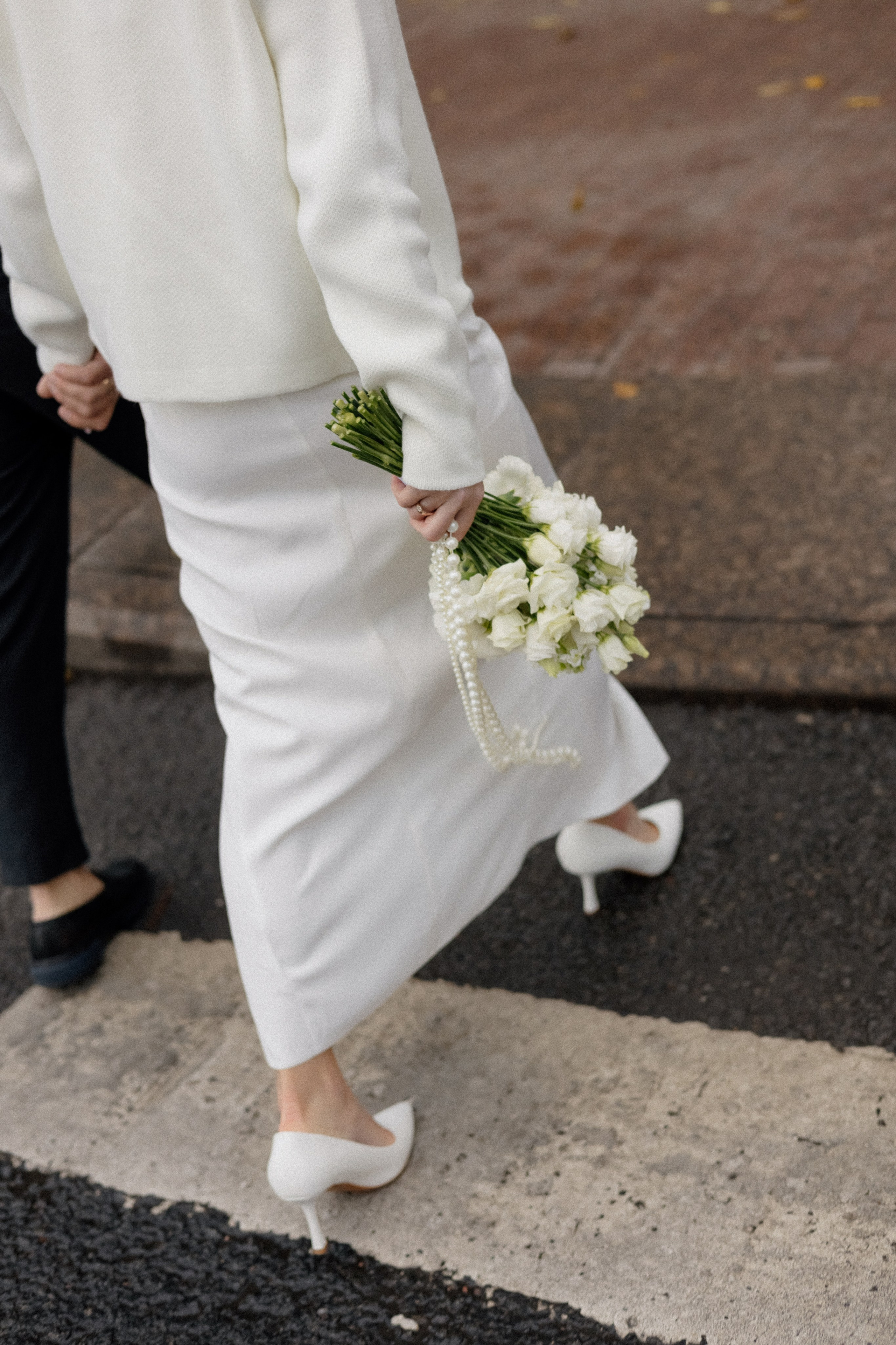 Свадебная прогулка у Исаакия. Свадебный фотограф в Санкт-Петербурге Ксения Кобышева