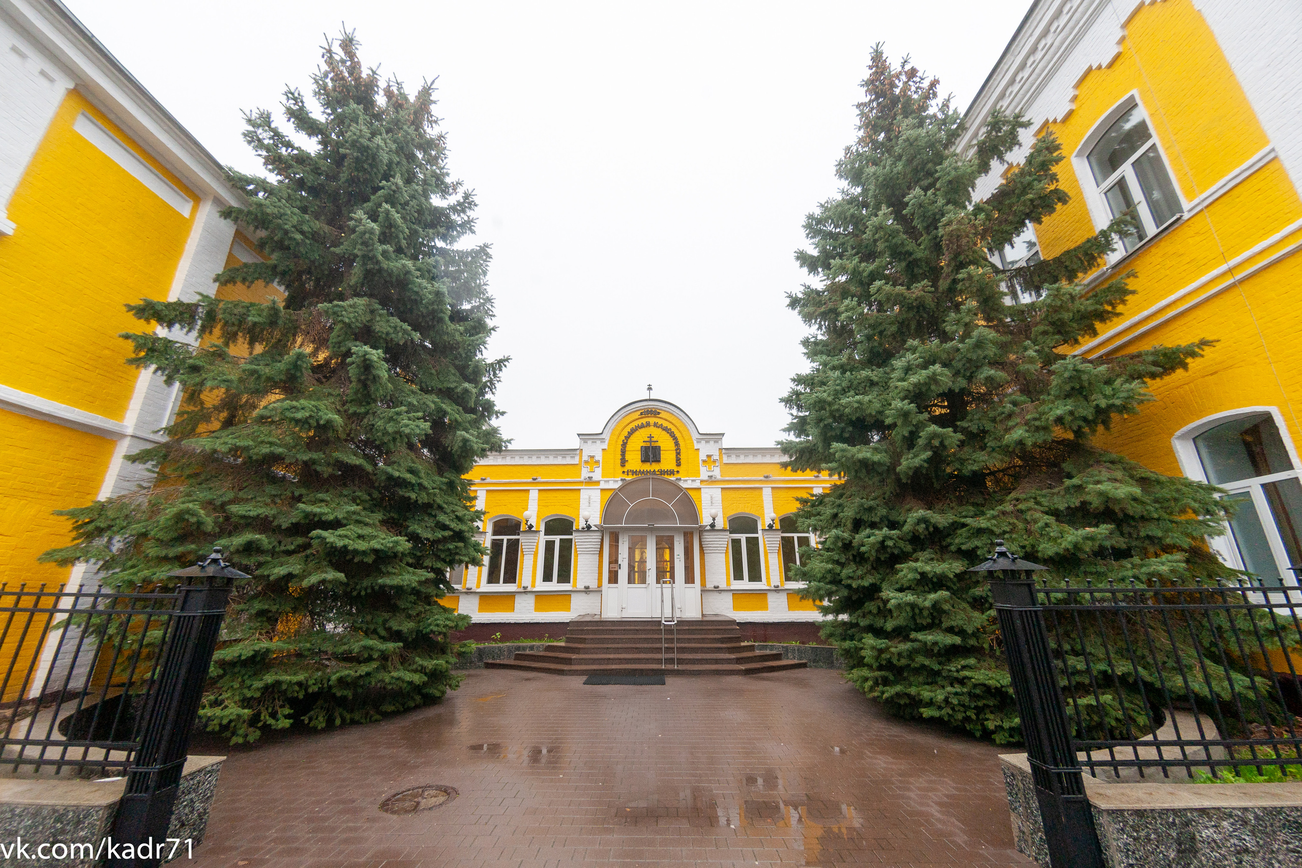 Тульский кремль осень (старенький 5Д и зенитар). Фотограф в Туле Крупский АнДРей. Фотостудия «КАДР71» в Туле