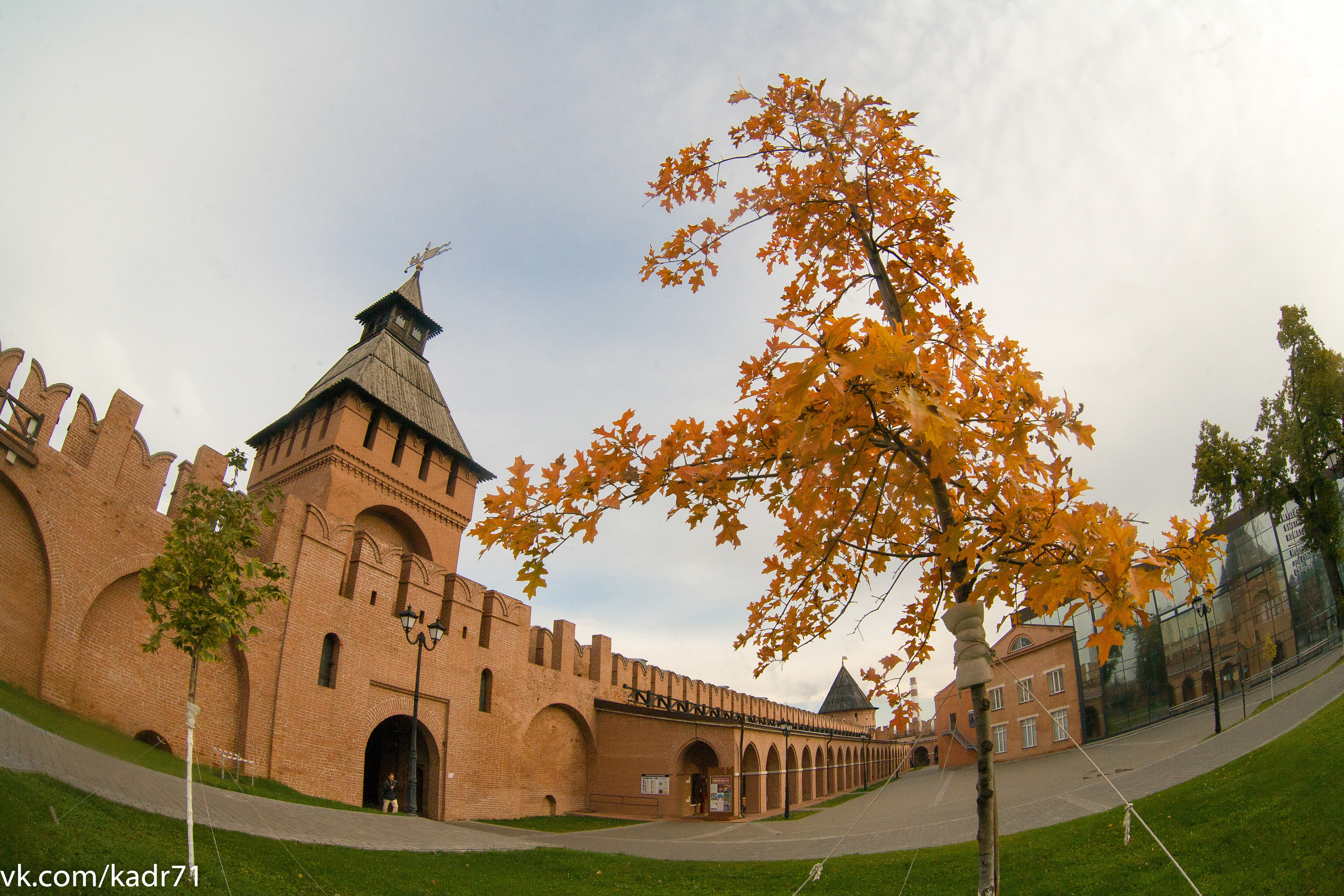 Тульский кремль осень (старенький 5Д и зенитар). Фотограф в Туле Крупский АнДРей. Фотостудия «КАДР71» в Туле