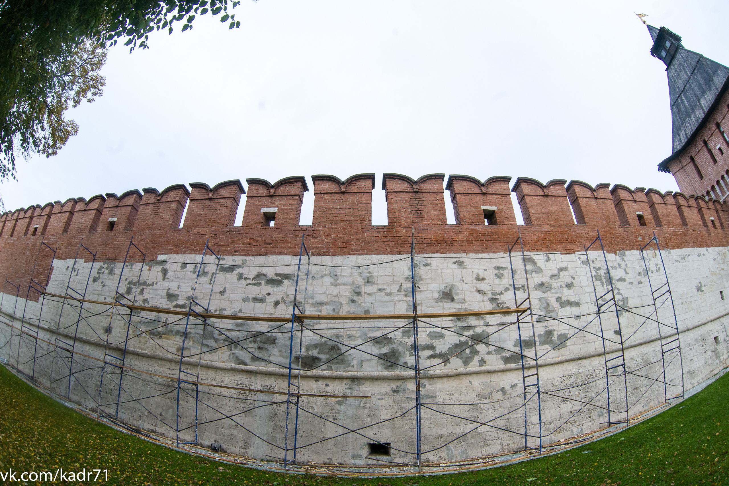 Тульский кремль осень (старенький 5Д и зенитар). Фотограф в Туле Крупский АнДРей. Фотостудия «КАДР71» в Туле