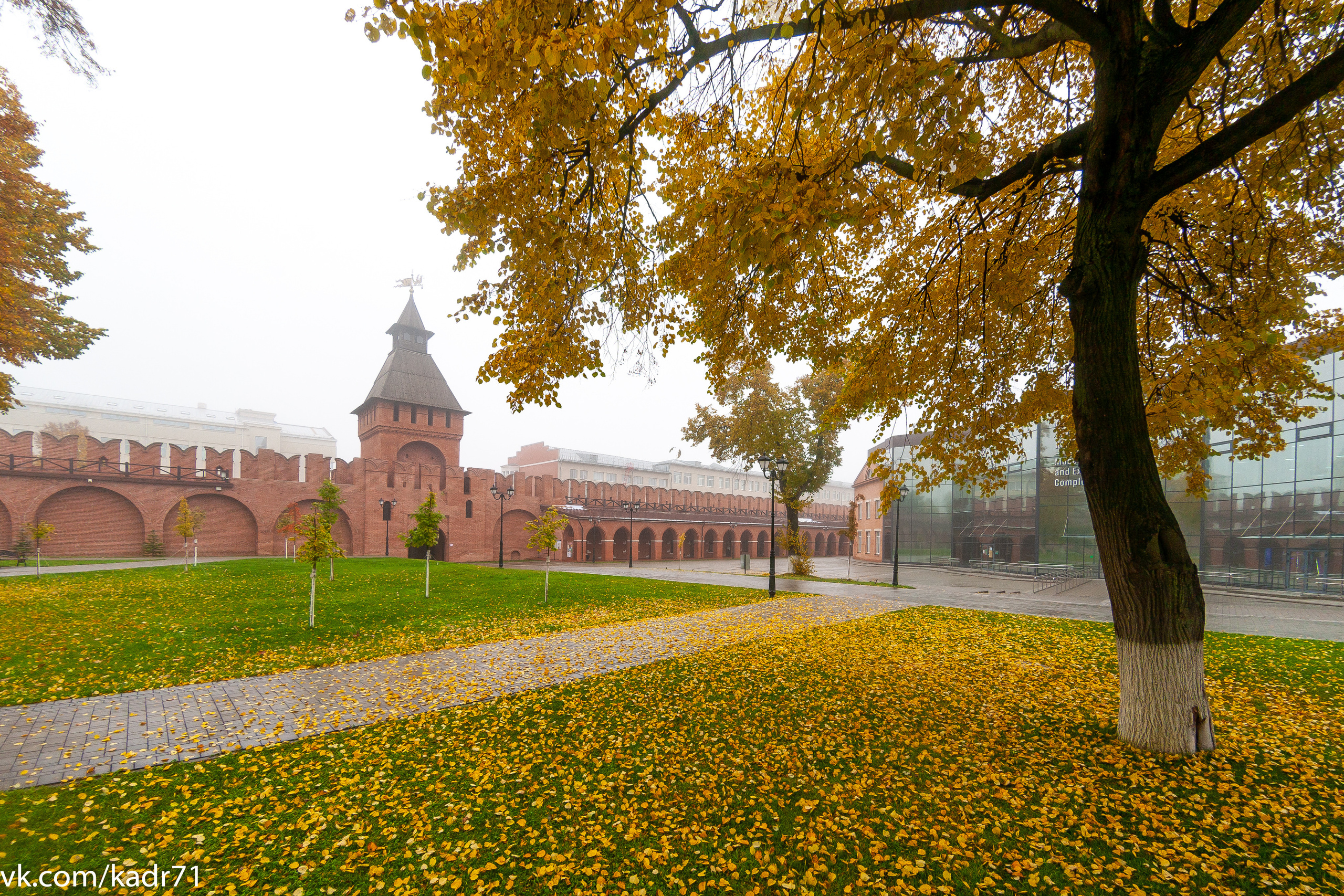 Тульский кремль осень (старенький 5Д и зенитар). Фотограф в Туле Крупский АнДРей. Фотостудия «КАДР71» в Туле