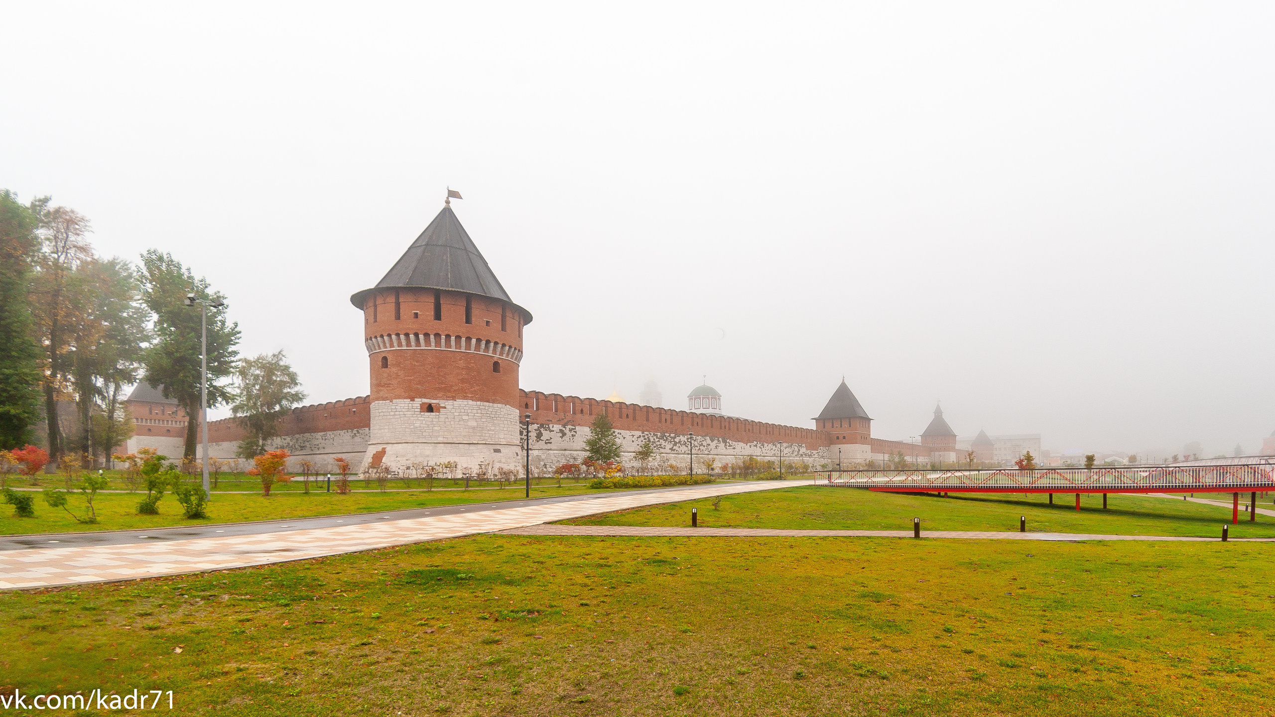 Тульский кремль осень (старенький 5Д и зенитар). Фотограф в Туле Крупский АнДРей. Фотостудия «КАДР71» в Туле
