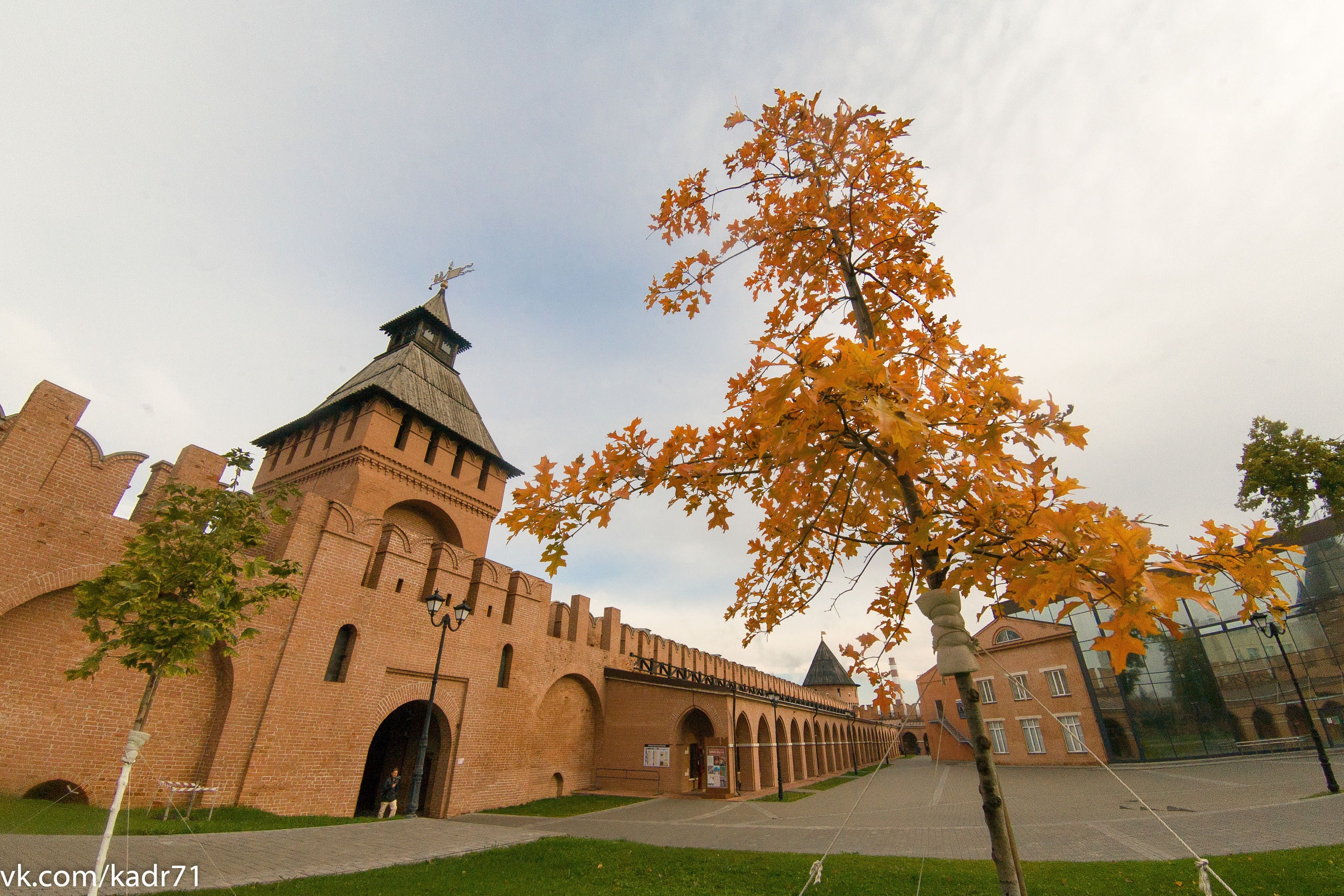 Тульский кремль осень (старенький 5Д и зенитар). Фотограф в Туле Крупский АнДРей. Фотостудия «КАДР71» в Туле