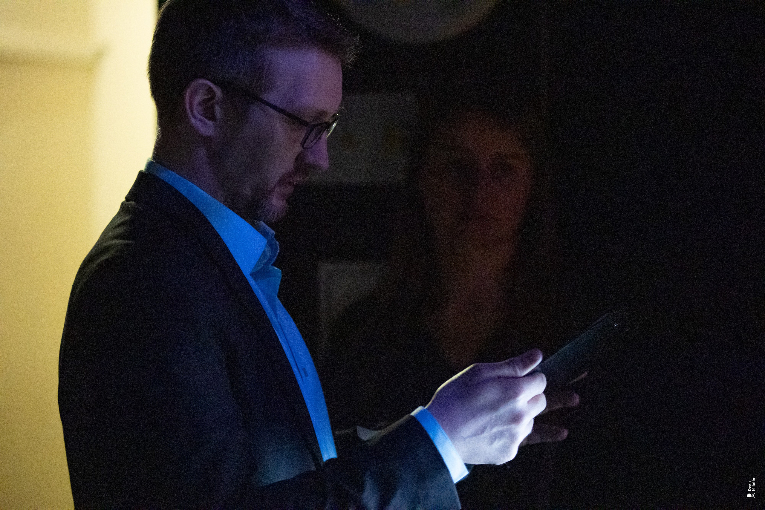 Онежская маска https://denismilutin.wfolio.pro/disk/onezhskaya-maska-petrozavodsk-28zxjw. Портретный фотограф Денис Милютин