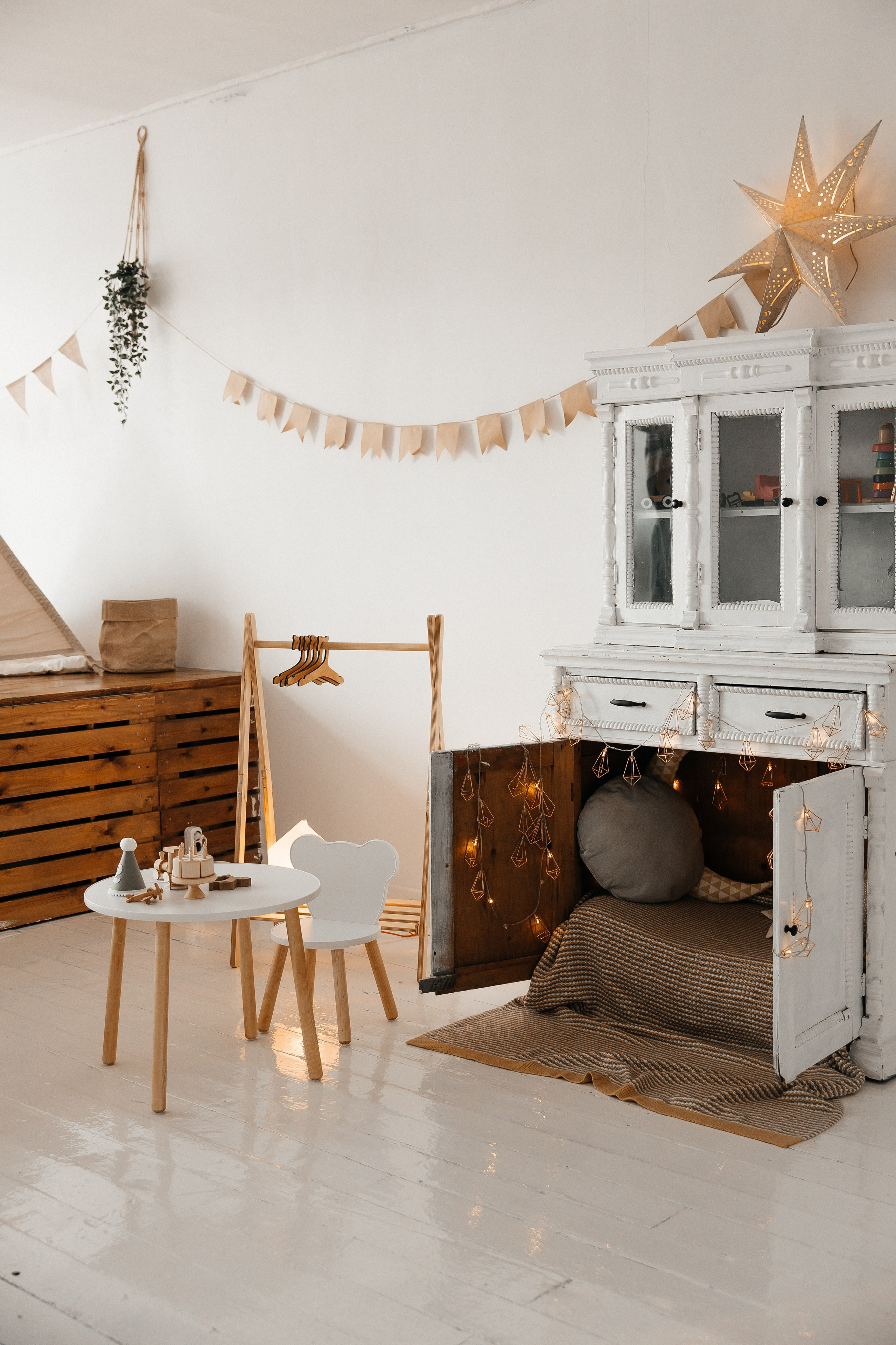 Лотос. Фотостудия 220 — первая в Чите фотостудия, предназначенная для работы