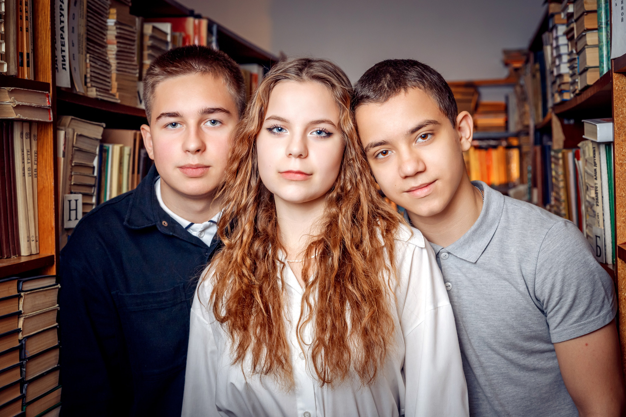 И В ШКОЛЕ ЕСТЬ ЖИЗНЬ. Марина Ушакова. Фотограф. Выпускные альбомы. г. Краснодар