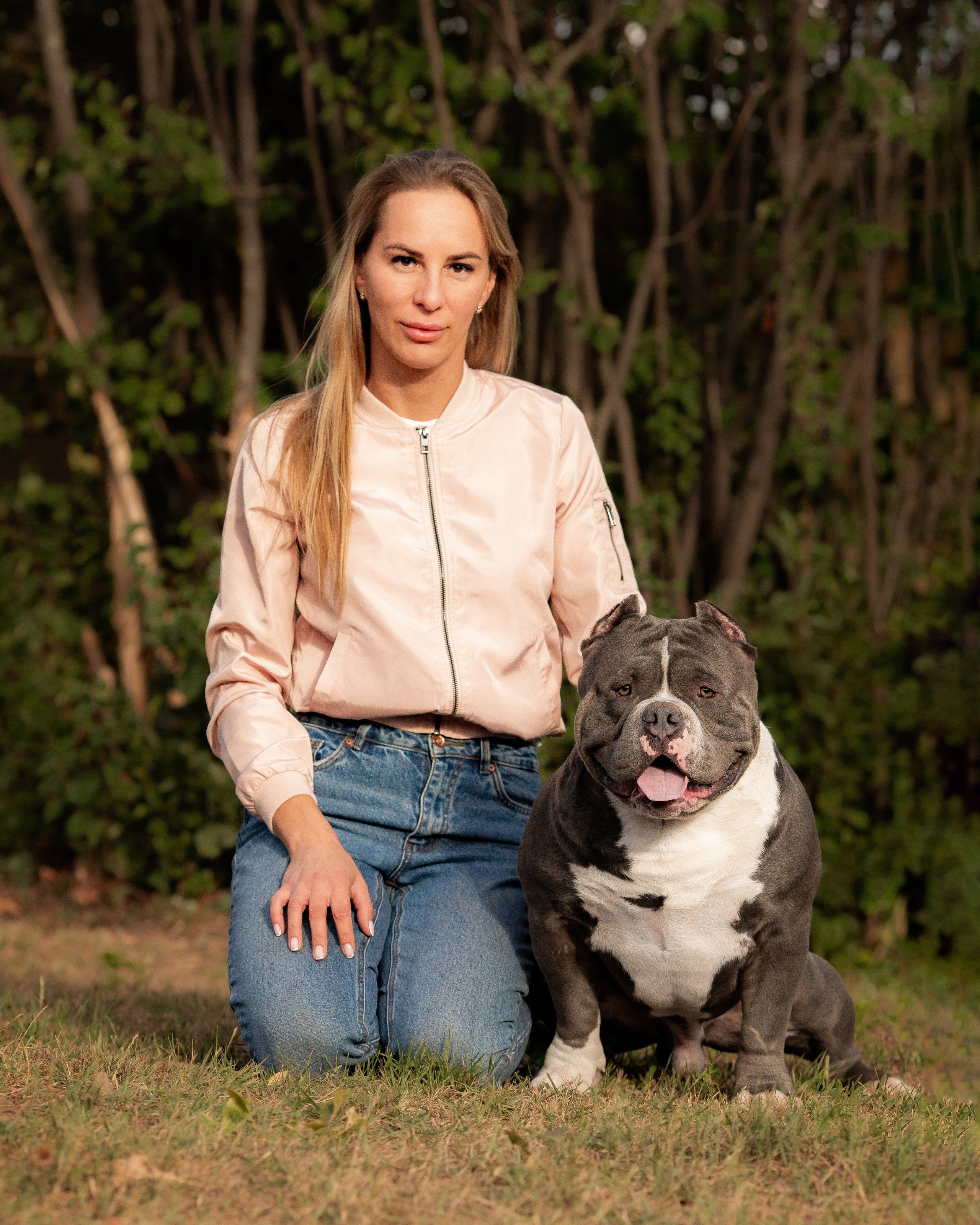 Наталья и булли. Фотограф Анималист в Перми Анастасия Остерман