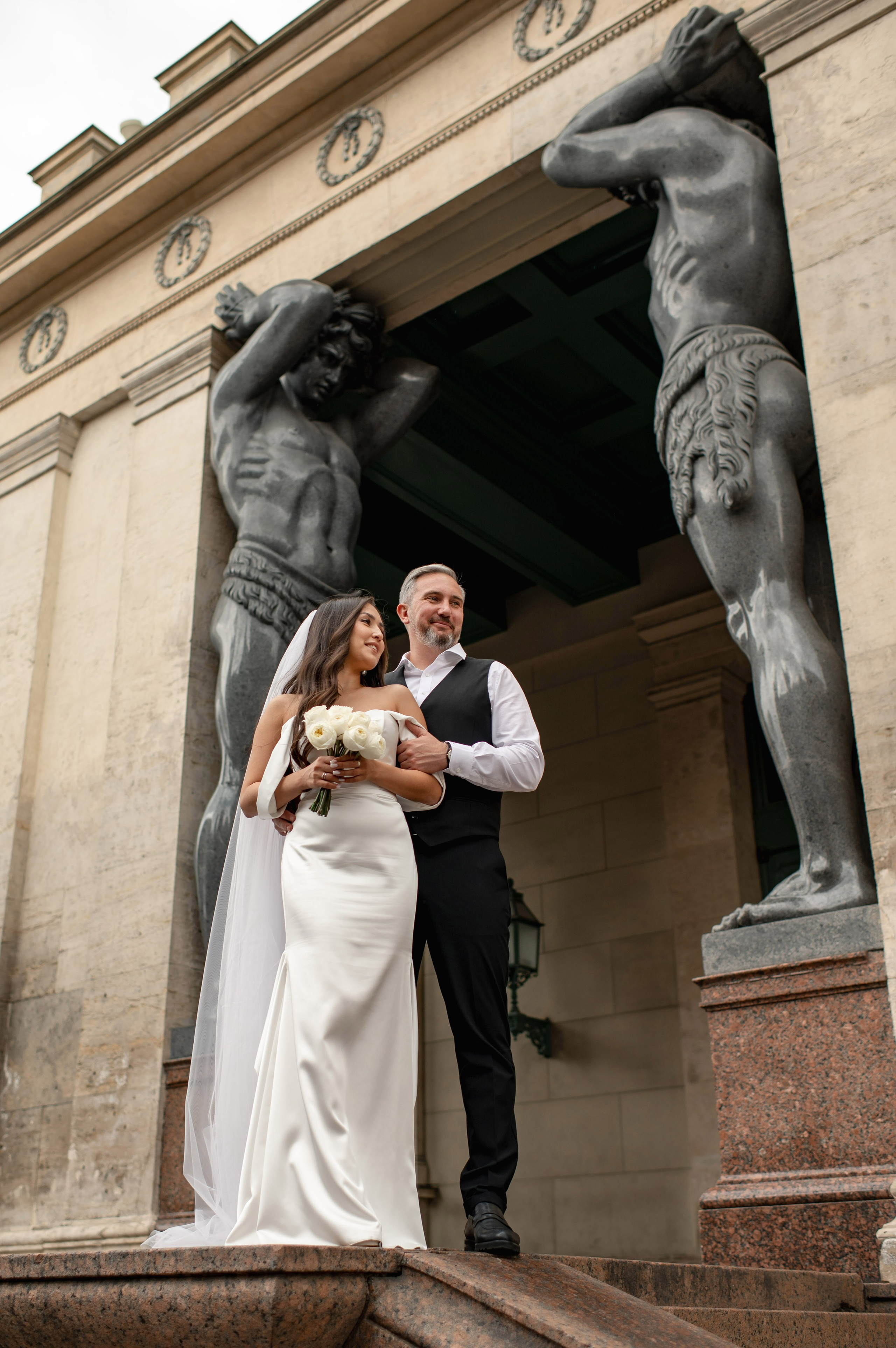 Классическая свадебная фотосессия Аины и Антона по самым красивым местам для свадебной прогулки в Санкт-Петербурге. Портретный, семейный и свадебный фотограф в Санкт-Петербурге и в Пушкине Ширяев Денис