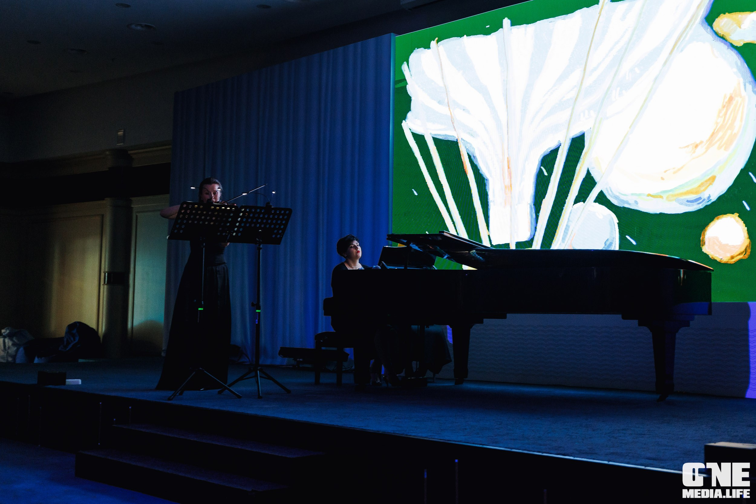 Фоторепортаж из Янтарь Холла. One Media Life: фоторепортажи, фотоотчеты с мероприятий и заведений