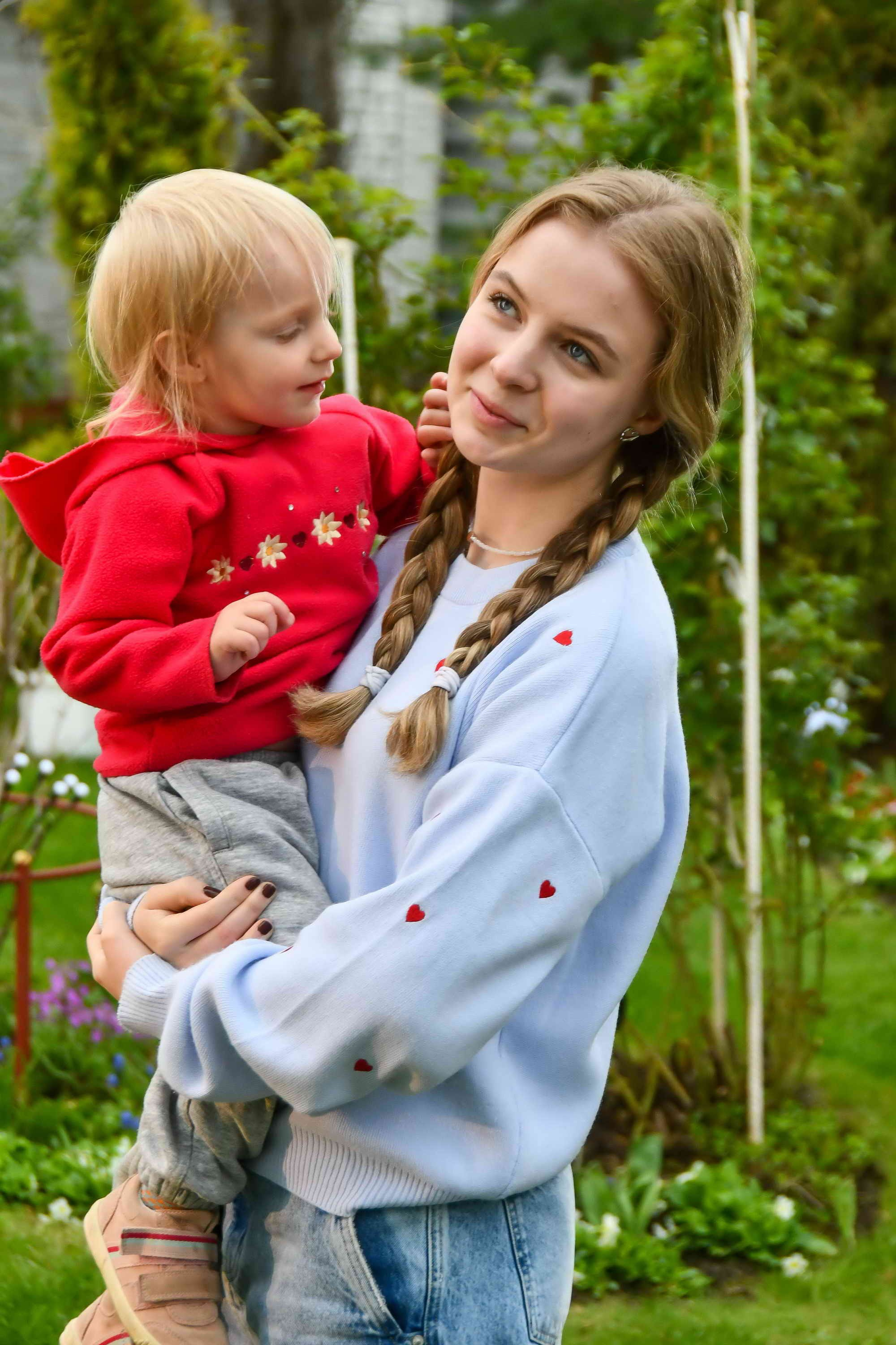 Выписка из роддома. Гуляния. Репортажный и детский фотограф в Новосибирске