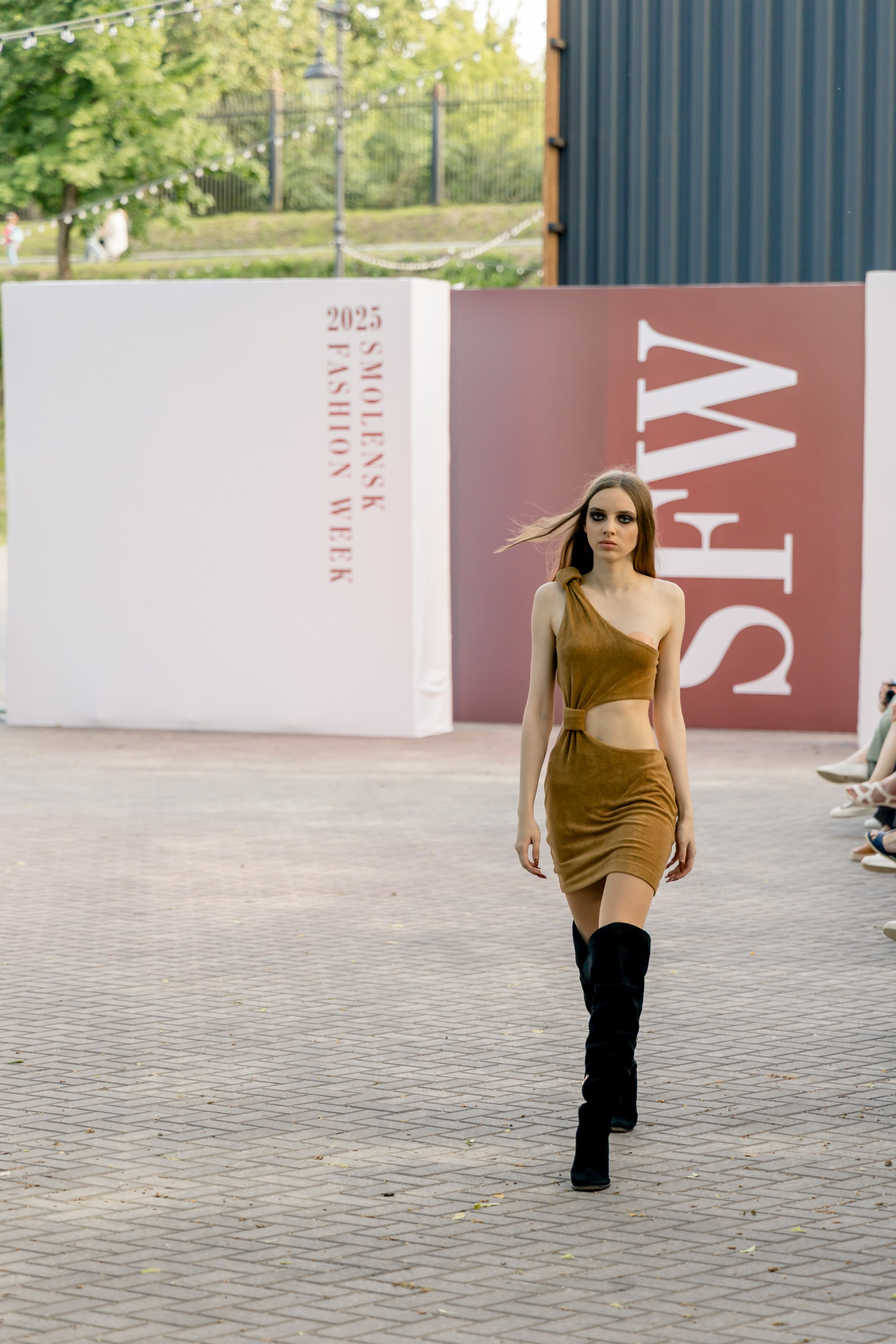 Smolensk Fashion Week 2025_показы_ДЕНЬ 1_ВЕЧЕРНИЙ ПОКАЗ_19:00. Главная