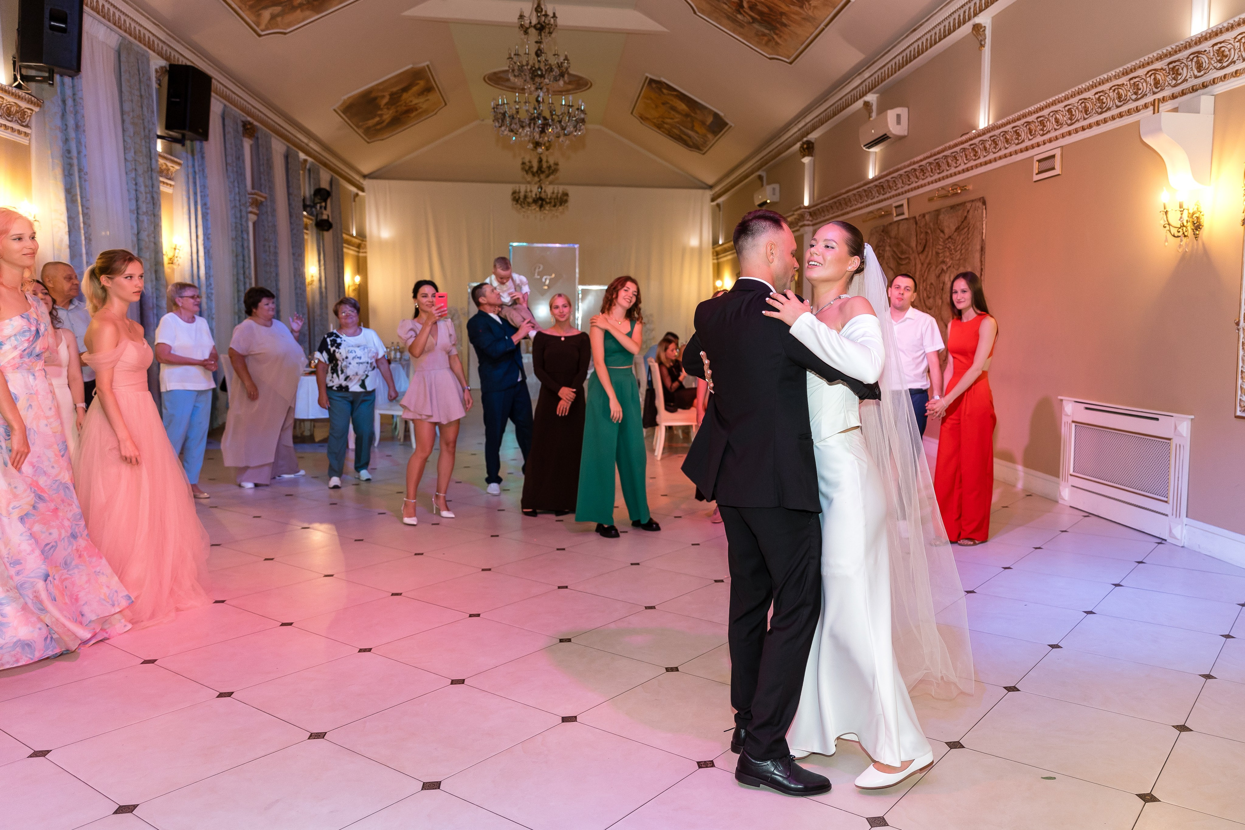 G. Фотограф FOTOBANKA