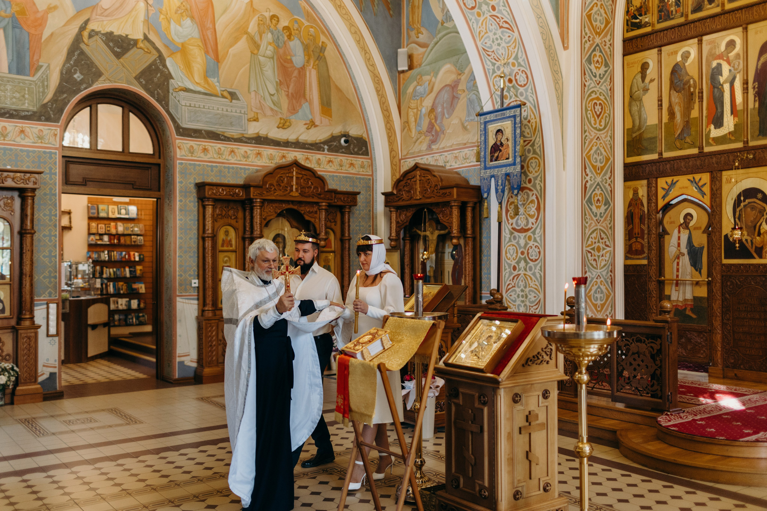 Венчание Храм-Иоанна Предтечи. Фотограф свадебный семейный в Красноярске Шукшина Наталья