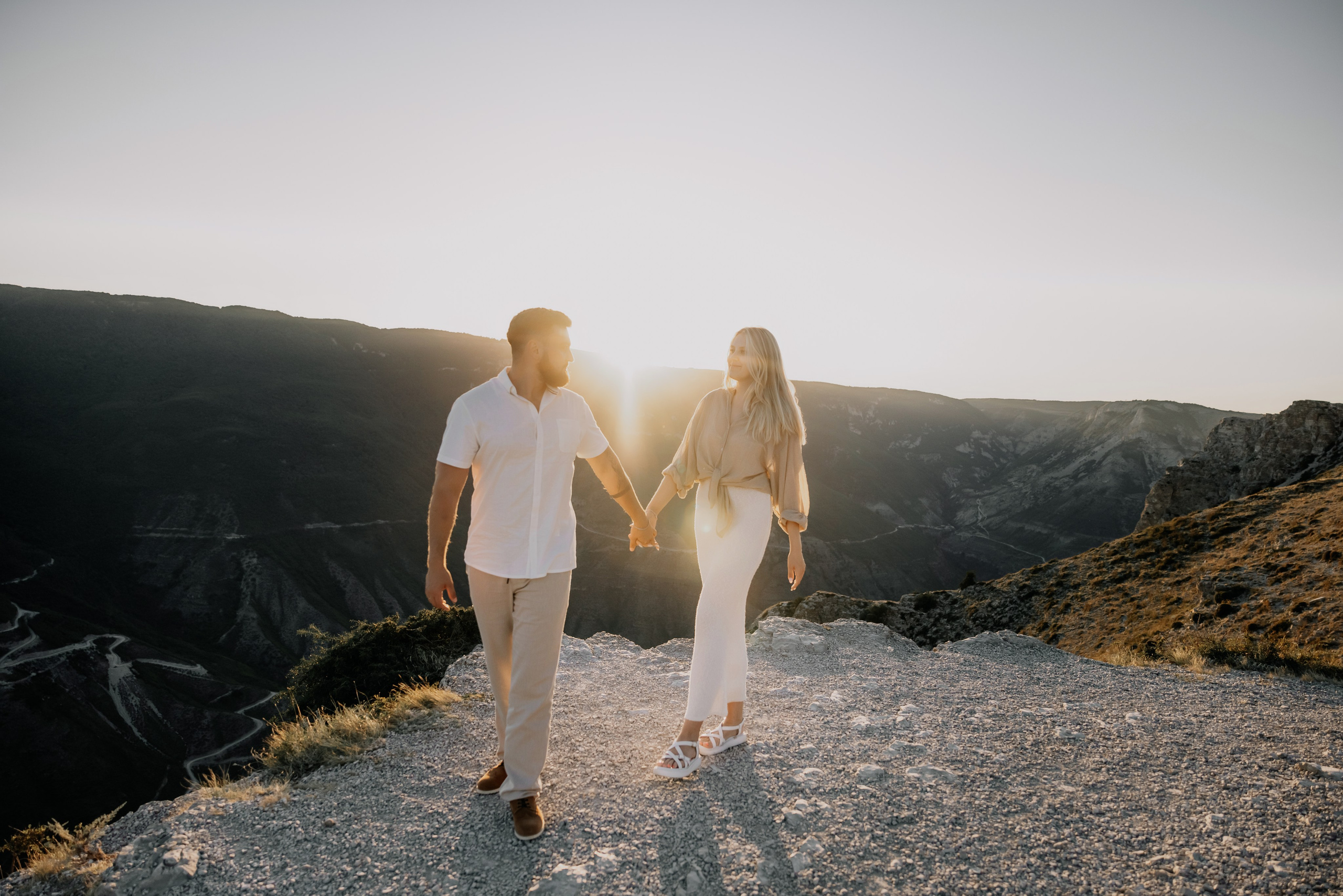 Фотосессия в горах прекрасной пары АРТЕМ & АЛЕСЯ. Свадебный фотограф в Махачкале Иван Айвазян